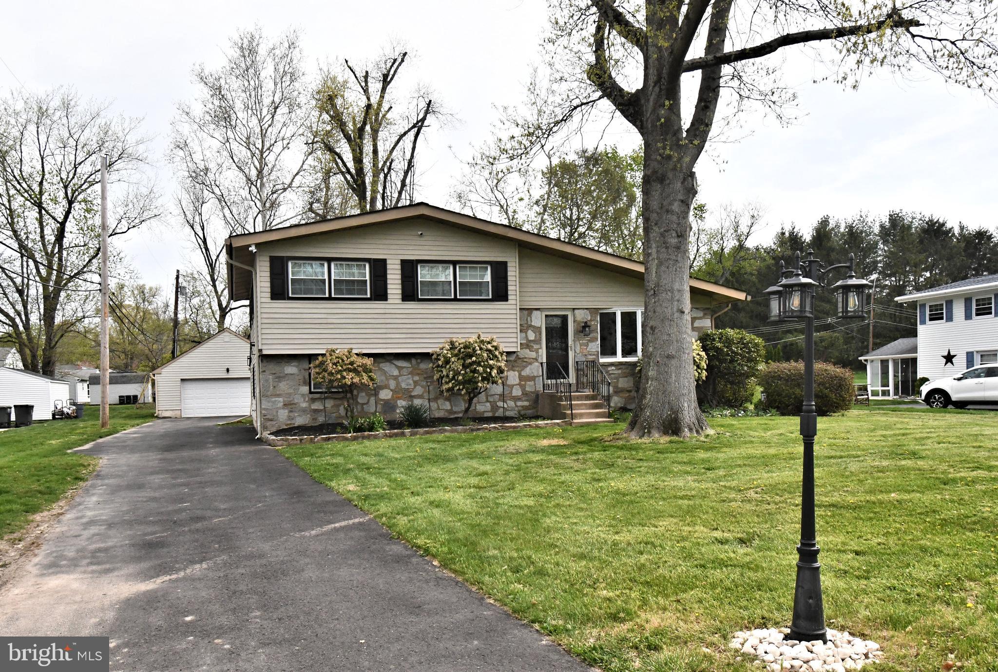 HUNTINGDON MEADOWS - Residential