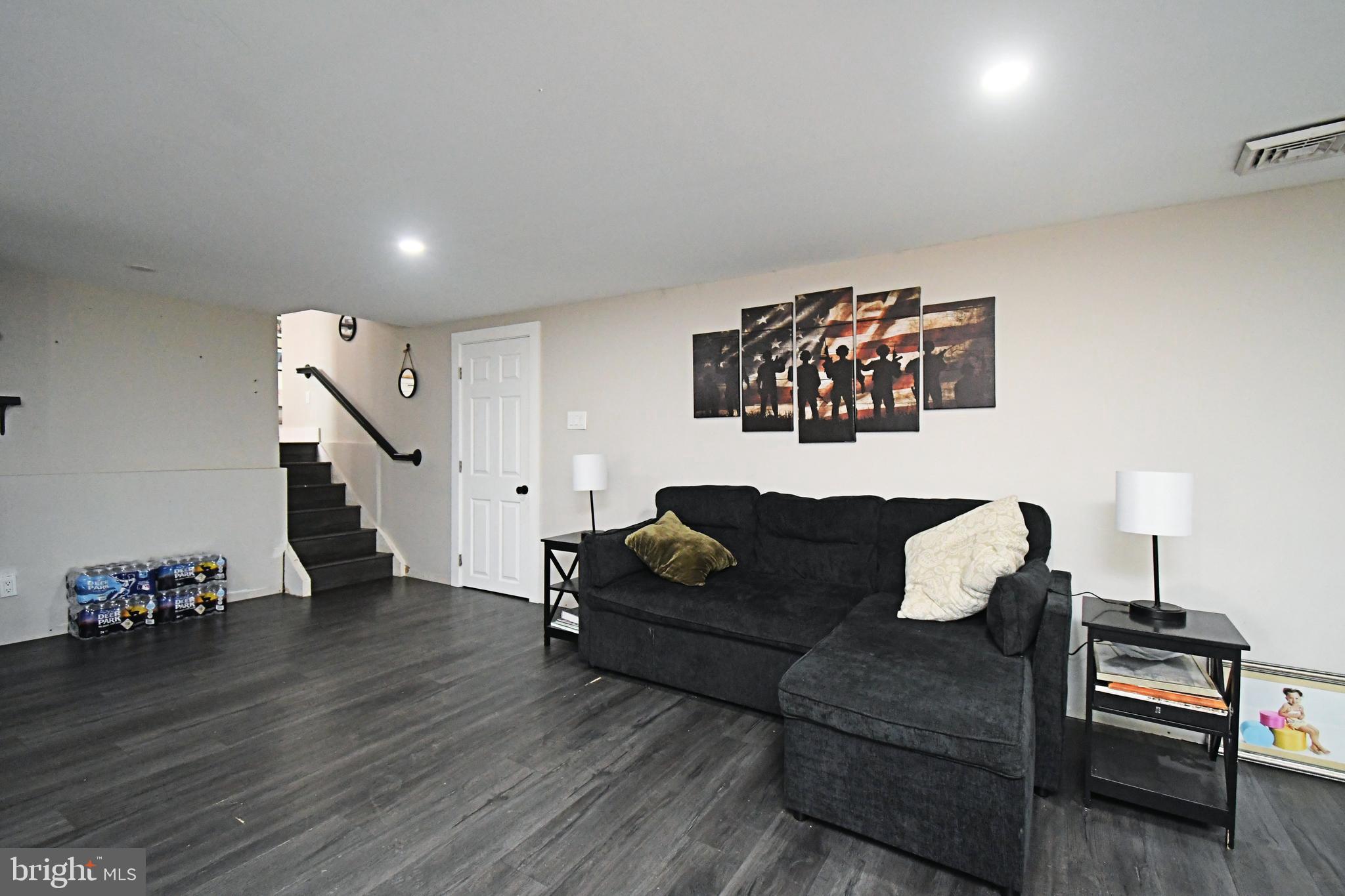 HUNTINGDON MEADOWS - Residential