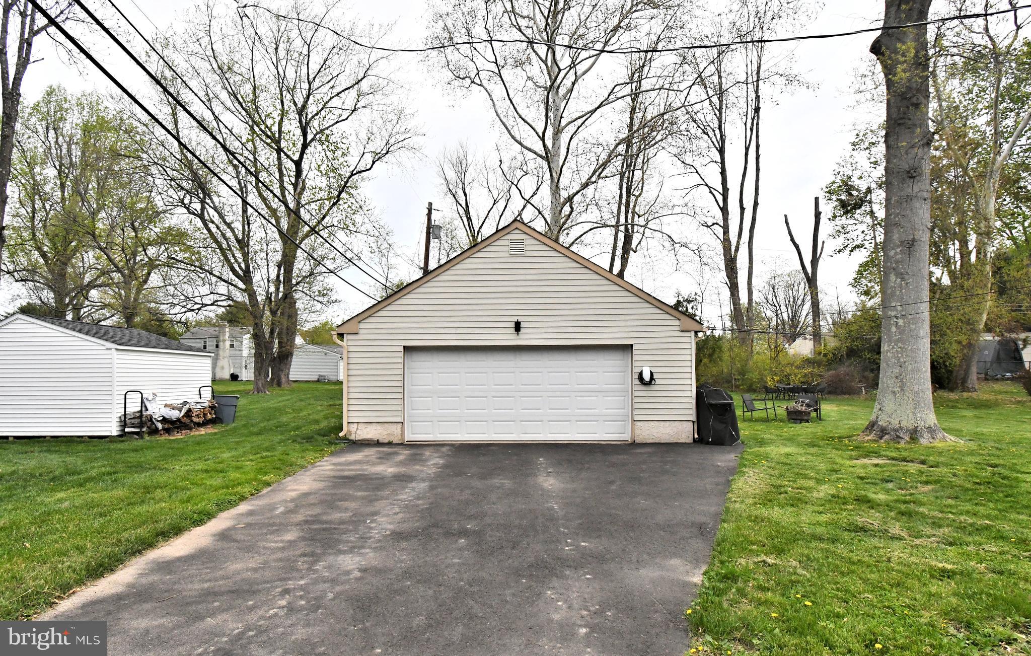 HUNTINGDON MEADOWS - Residential