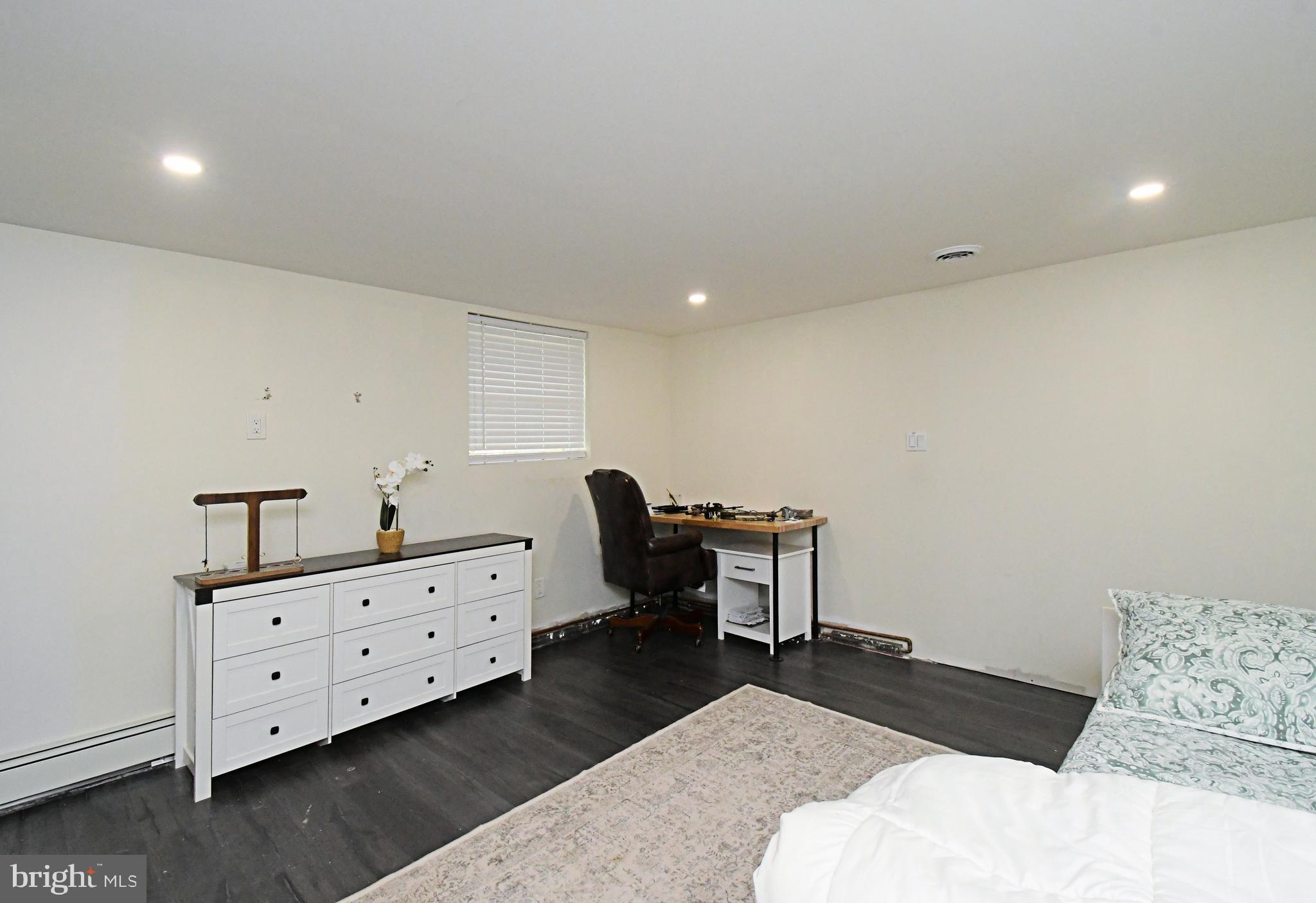 HUNTINGDON MEADOWS - Residential