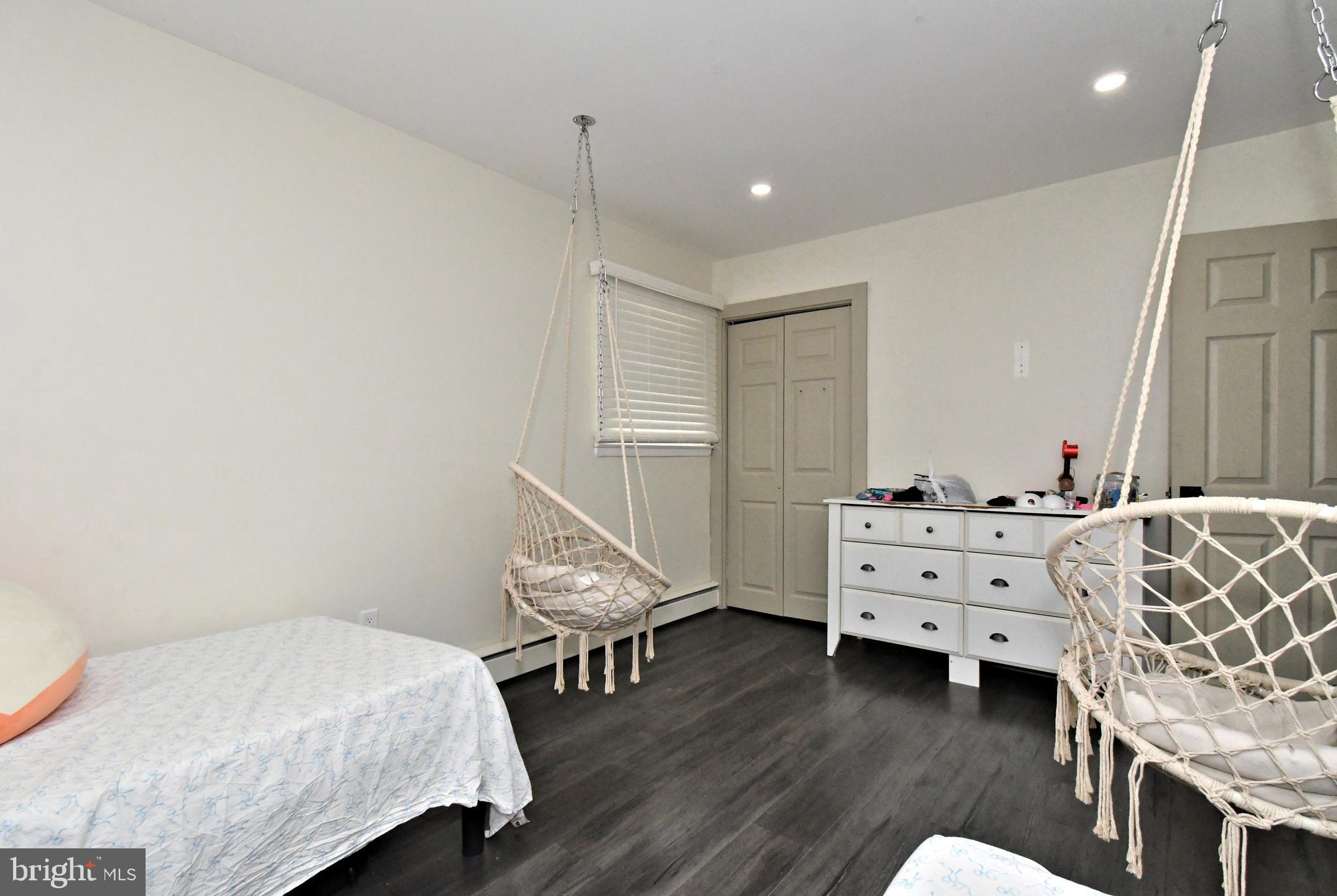 HUNTINGDON MEADOWS - Residential