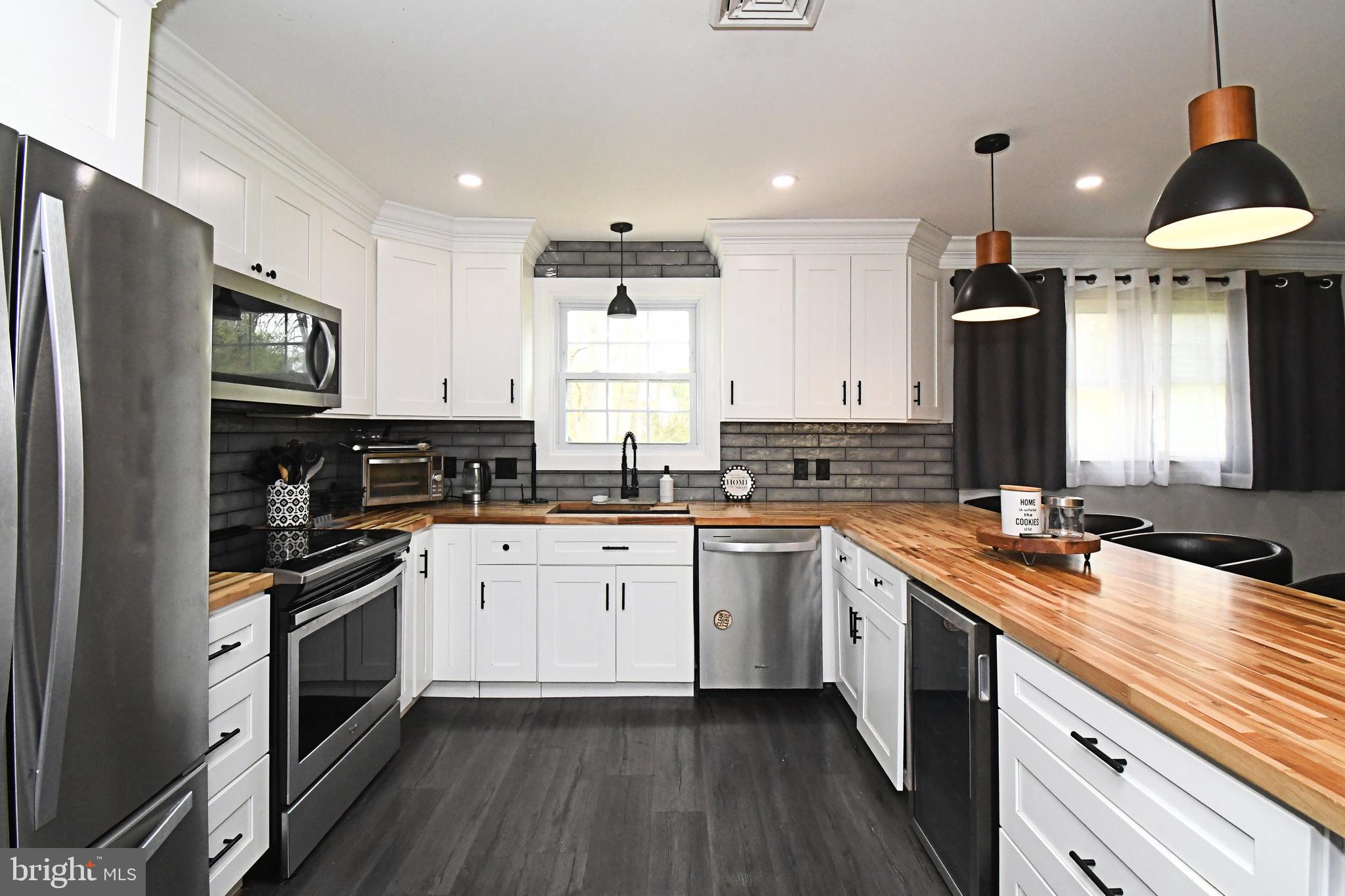 HUNTINGDON MEADOWS - Residential