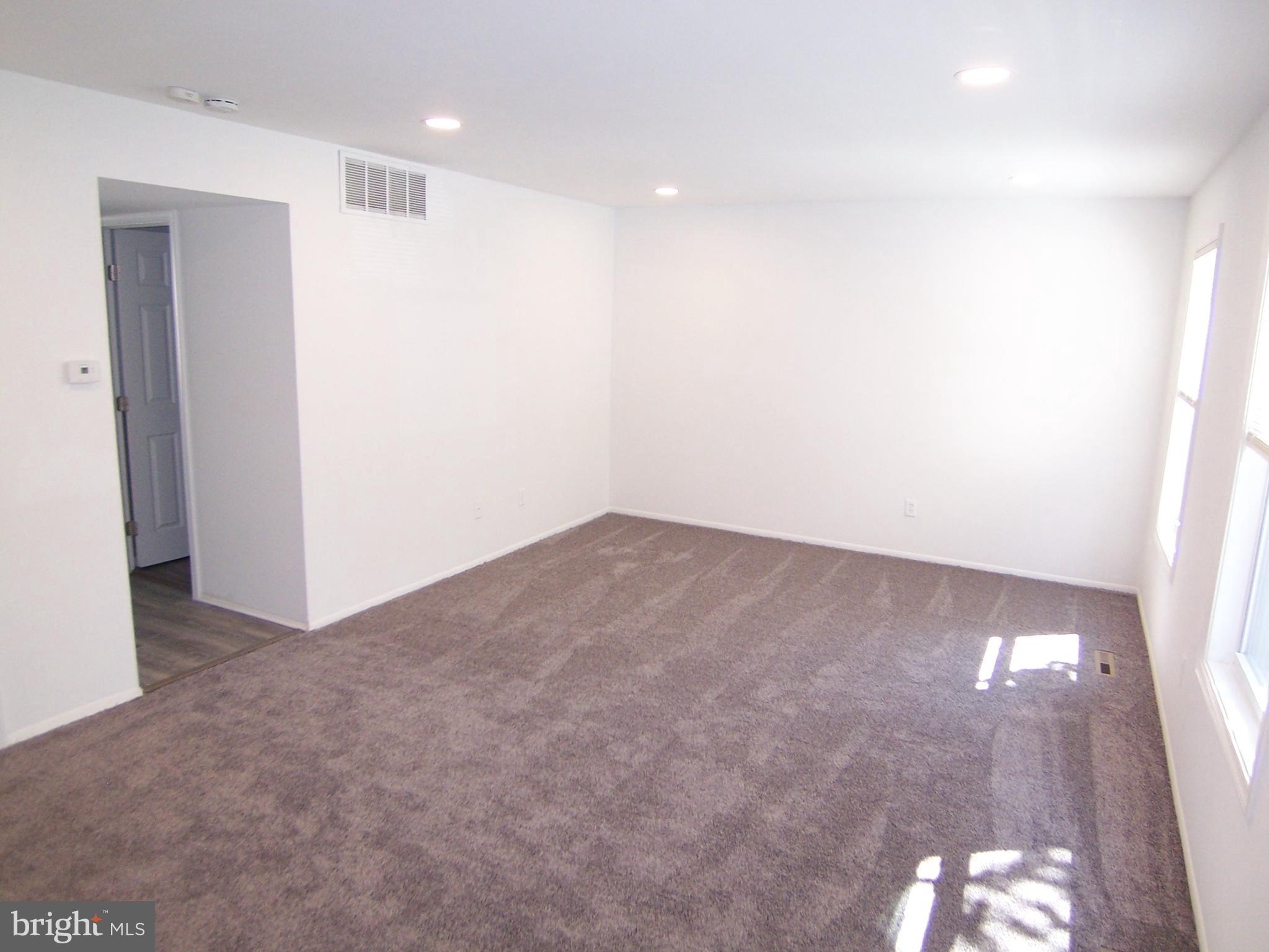 HARFORD SQUARE - Residential Lease