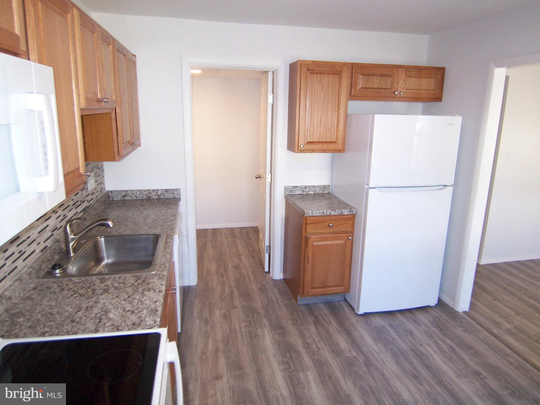 HARFORD SQUARE - Residential Lease