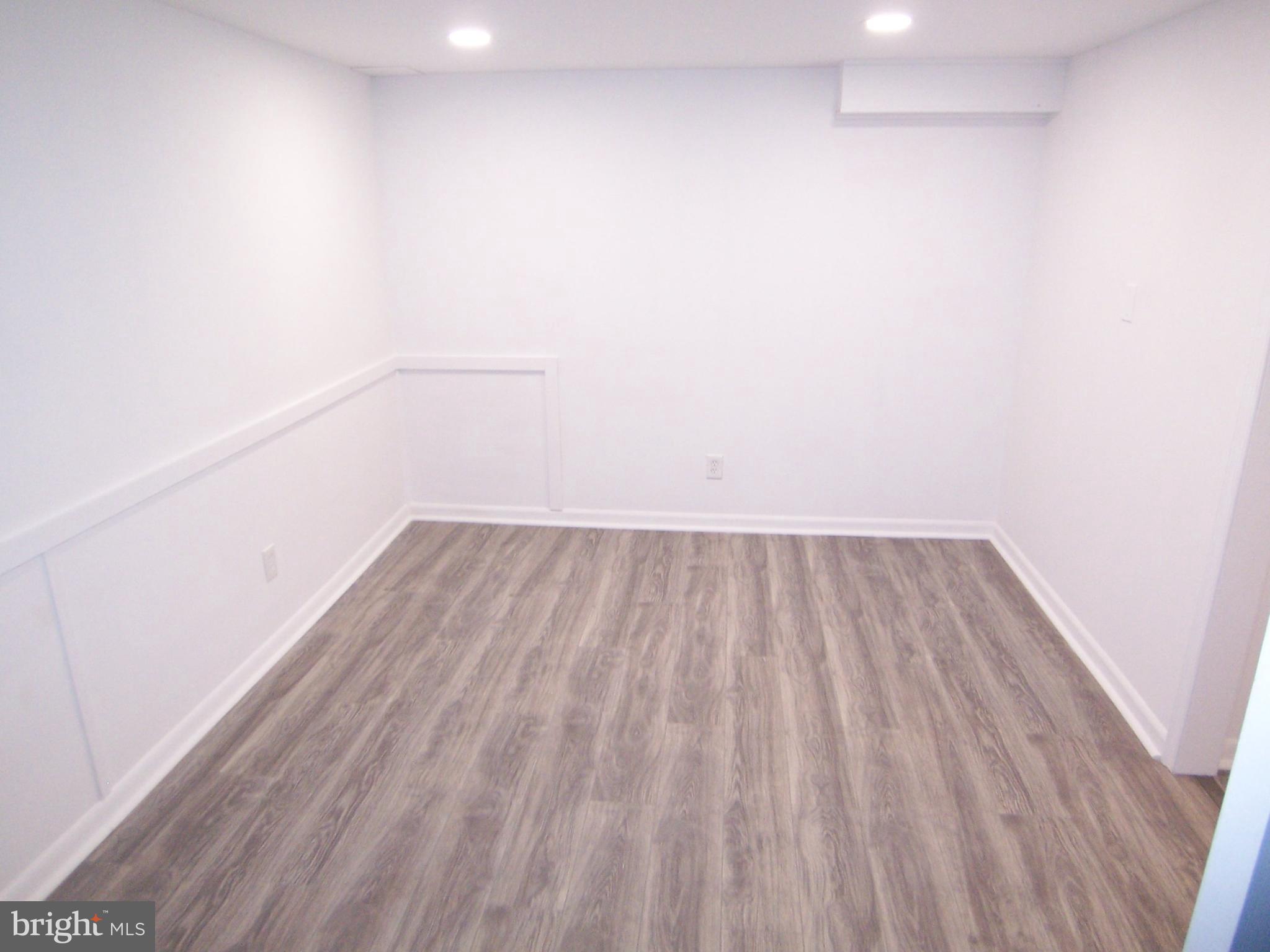 HARFORD SQUARE - Residential Lease