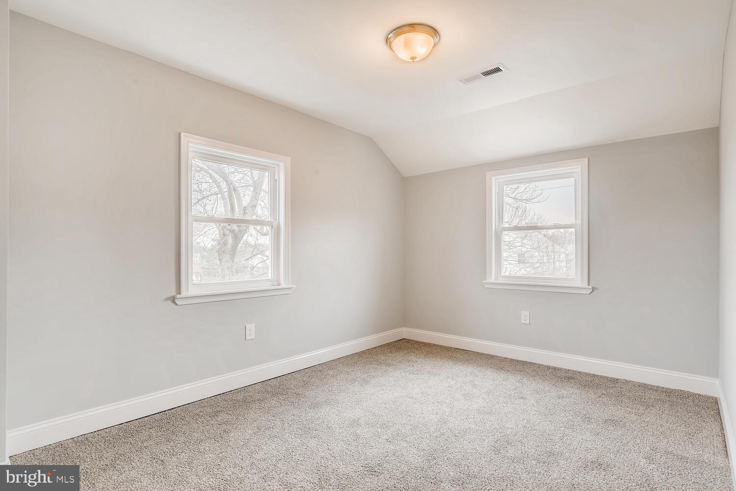 EDNOR GARDENS - LAKESIDE - Residential