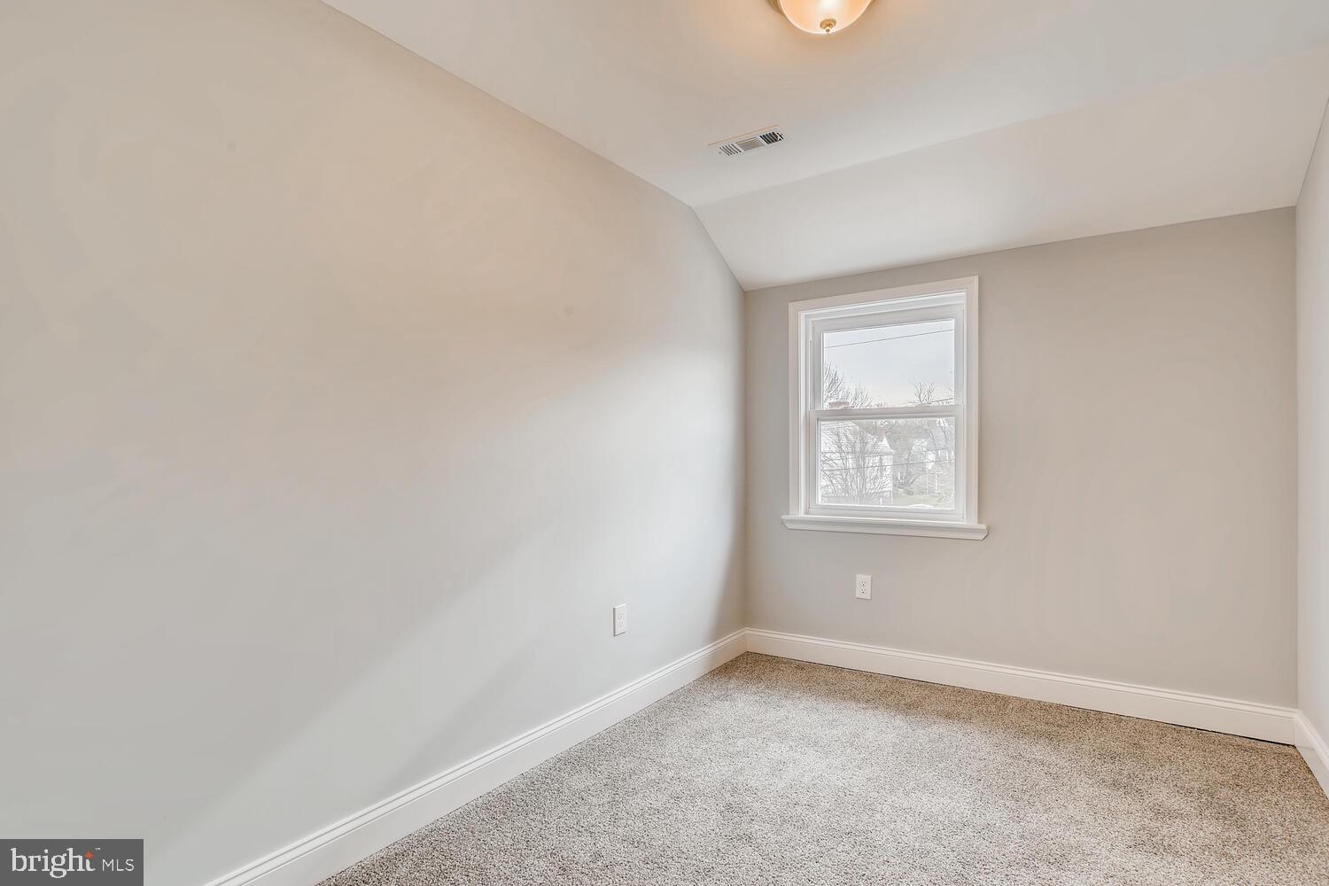 EDNOR GARDENS - LAKESIDE - Residential