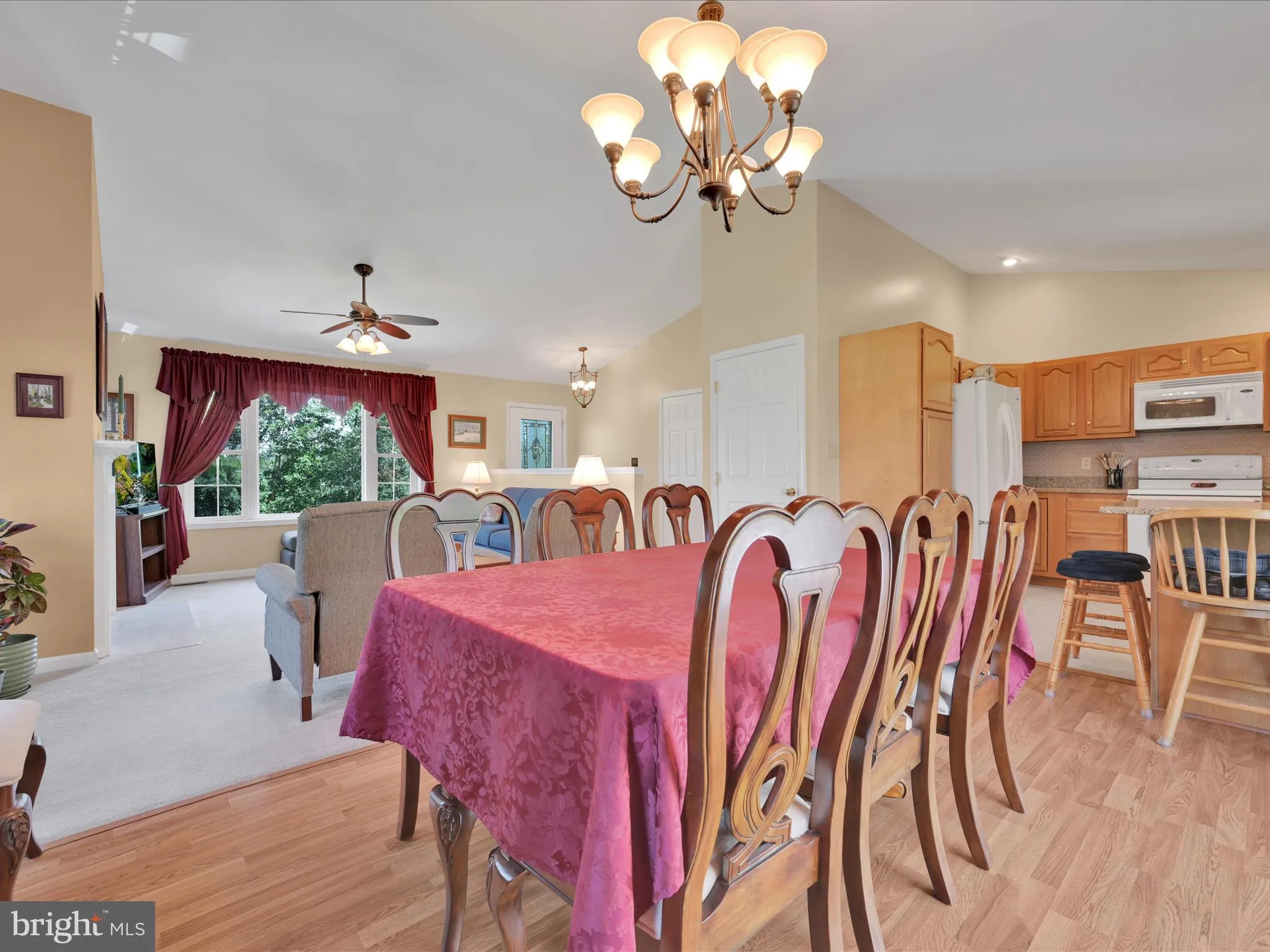 Auburn, Pennsylvania 17922, United States, 3 Bedrooms Bedrooms, ,3 BathroomsBathrooms,Residential,Pending,181639