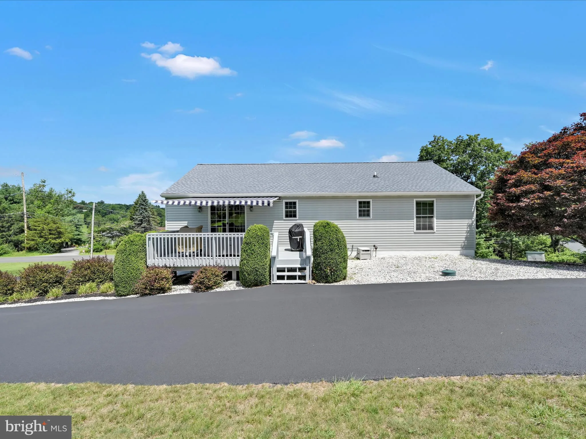 Auburn, Pennsylvania 17922, United States, 3 Bedrooms Bedrooms, ,3 BathroomsBathrooms,Residential,Pending,181639