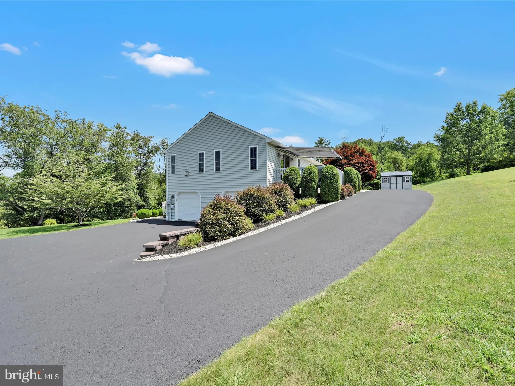 Auburn, Pennsylvania 17922, United States, 3 Bedrooms Bedrooms, ,3 BathroomsBathrooms,Residential,Pending,181639