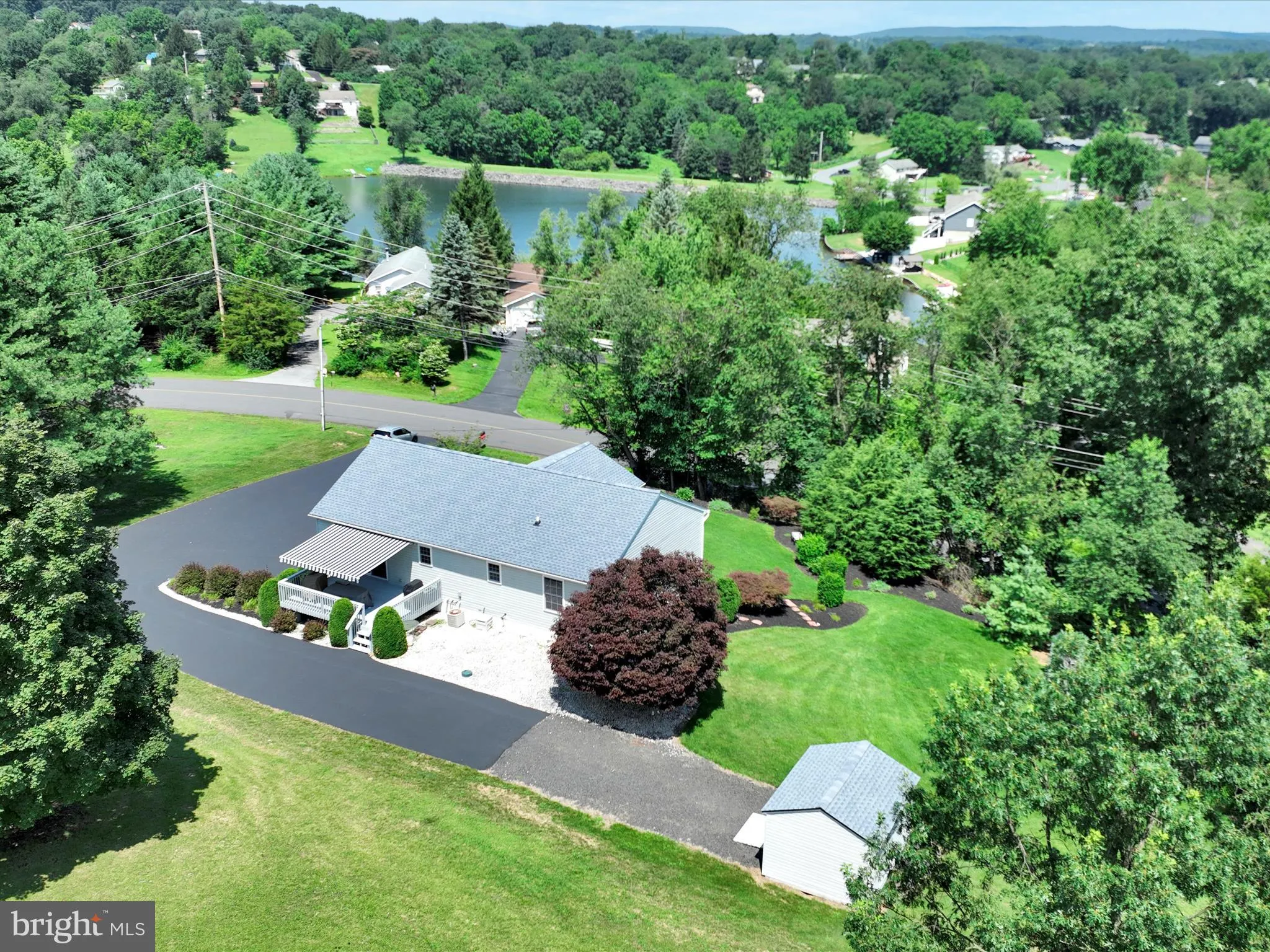 Auburn, Pennsylvania 17922, United States, 3 Bedrooms Bedrooms, ,3 BathroomsBathrooms,Residential,Pending,181639