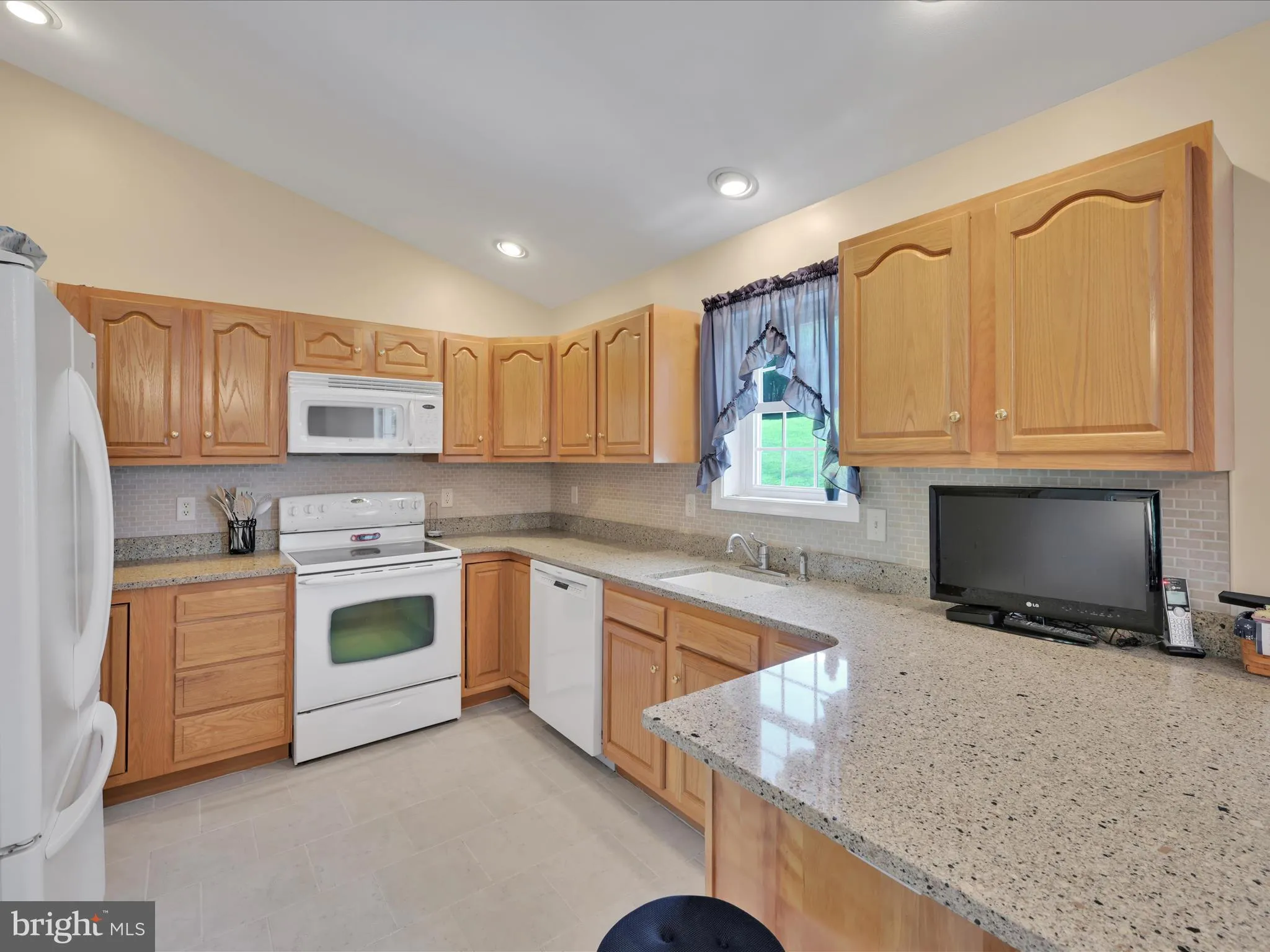 Auburn, Pennsylvania 17922, United States, 3 Bedrooms Bedrooms, ,3 BathroomsBathrooms,Residential,Pending,181639