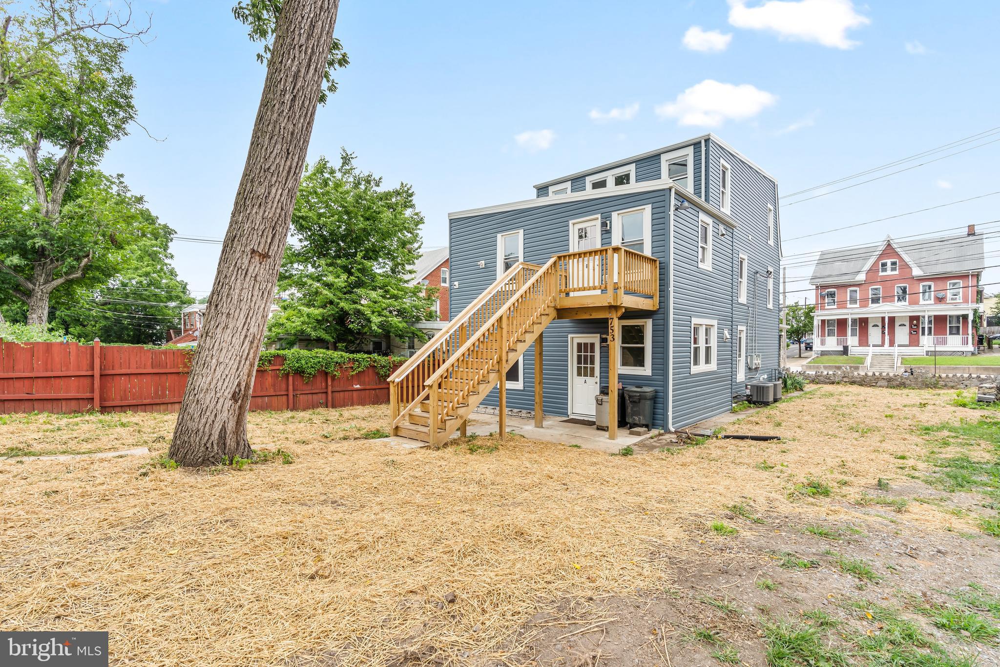 753 Apt B W WASHINGTON STREET