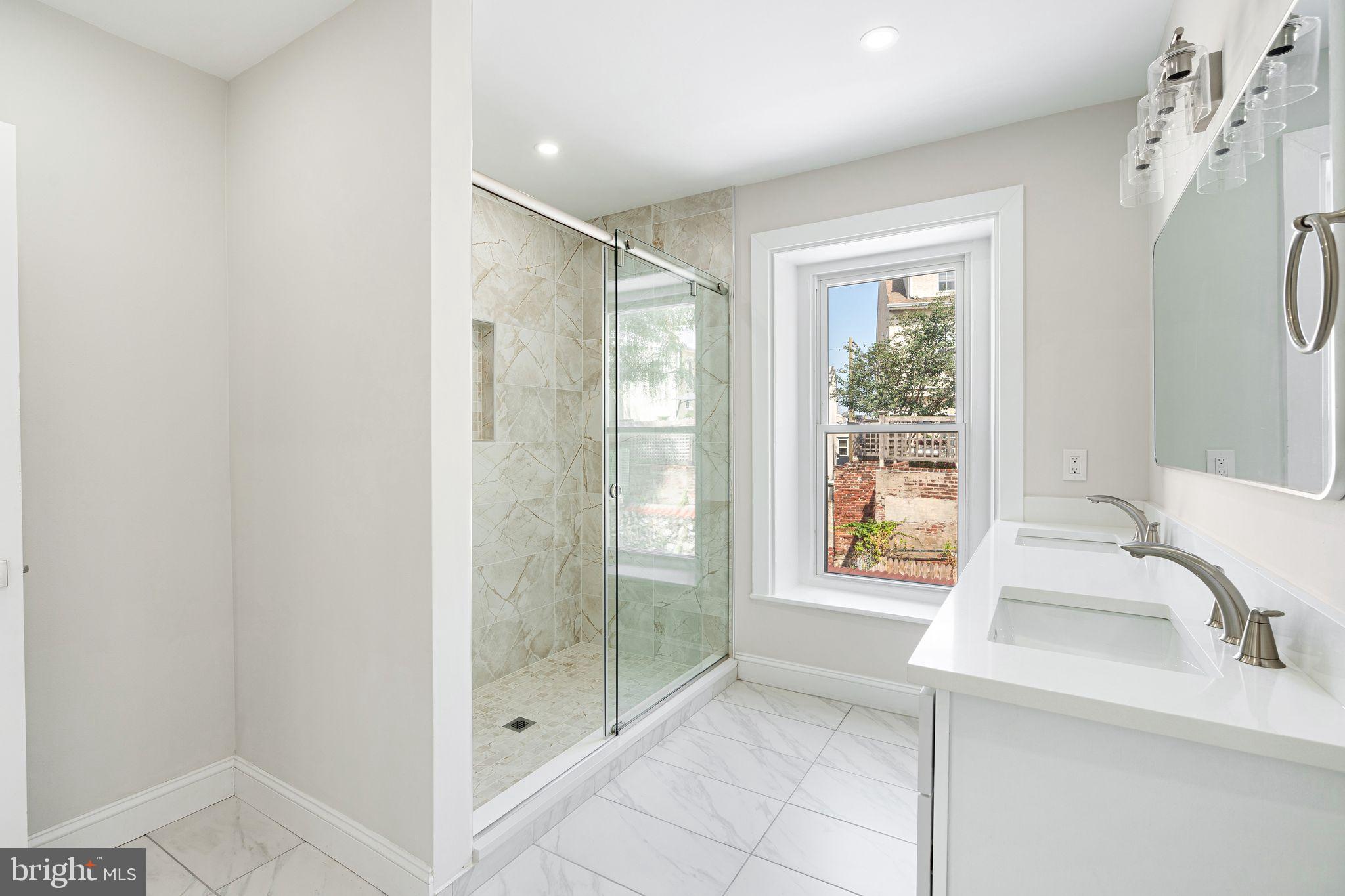 MANAYUNK - Residential