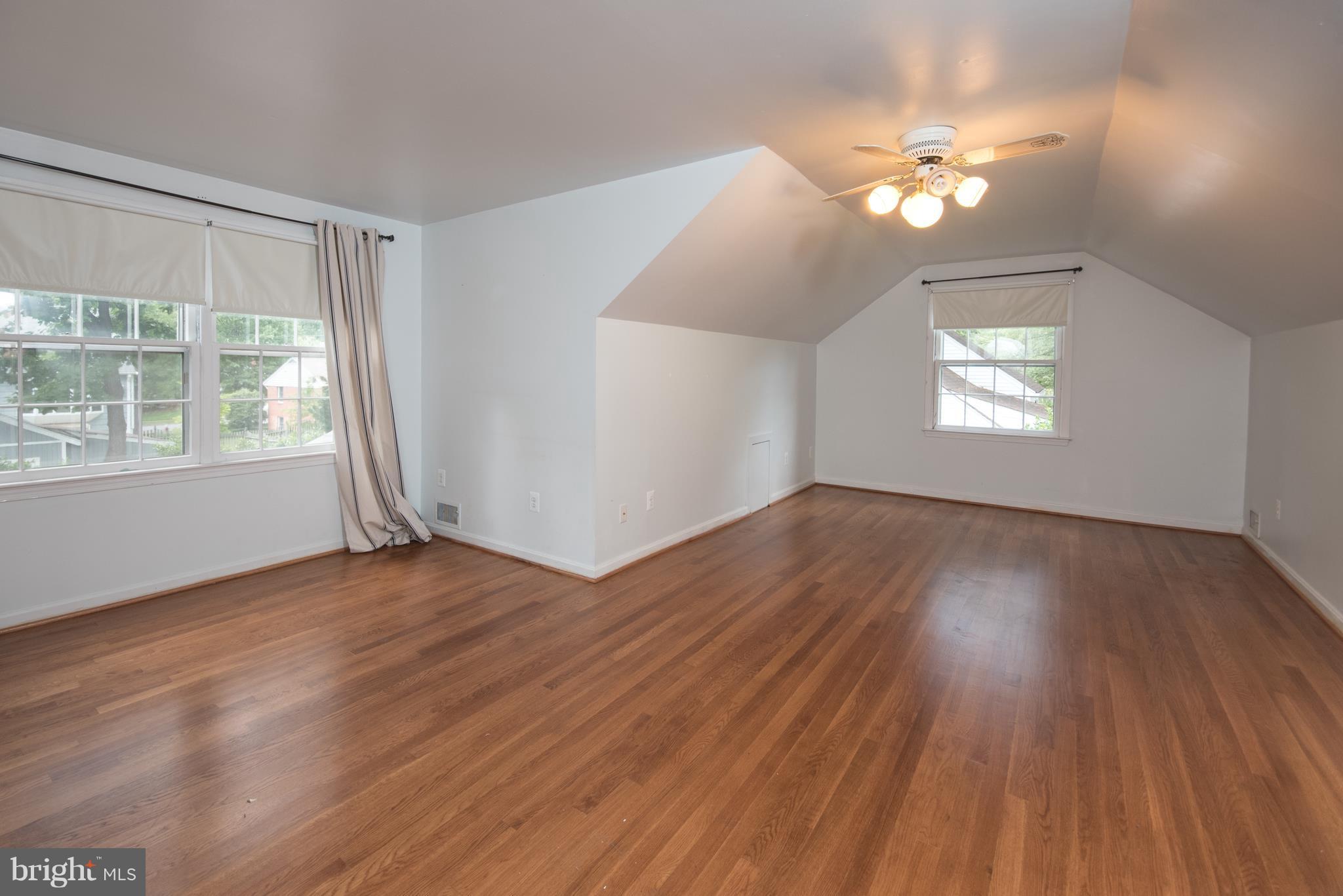 WAYNEWOOD - Residential