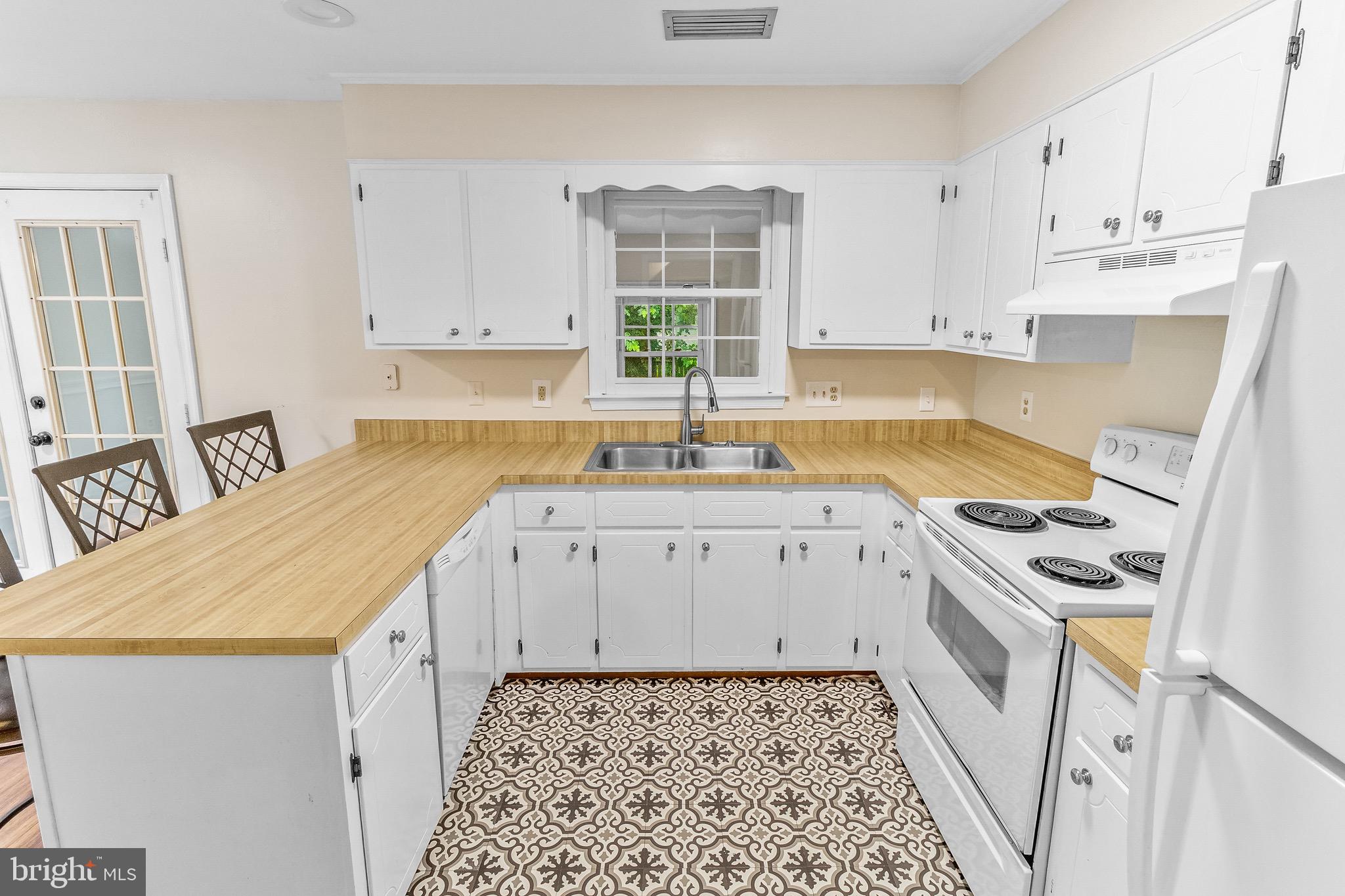 TUSCAWILLA HILLS - Residential