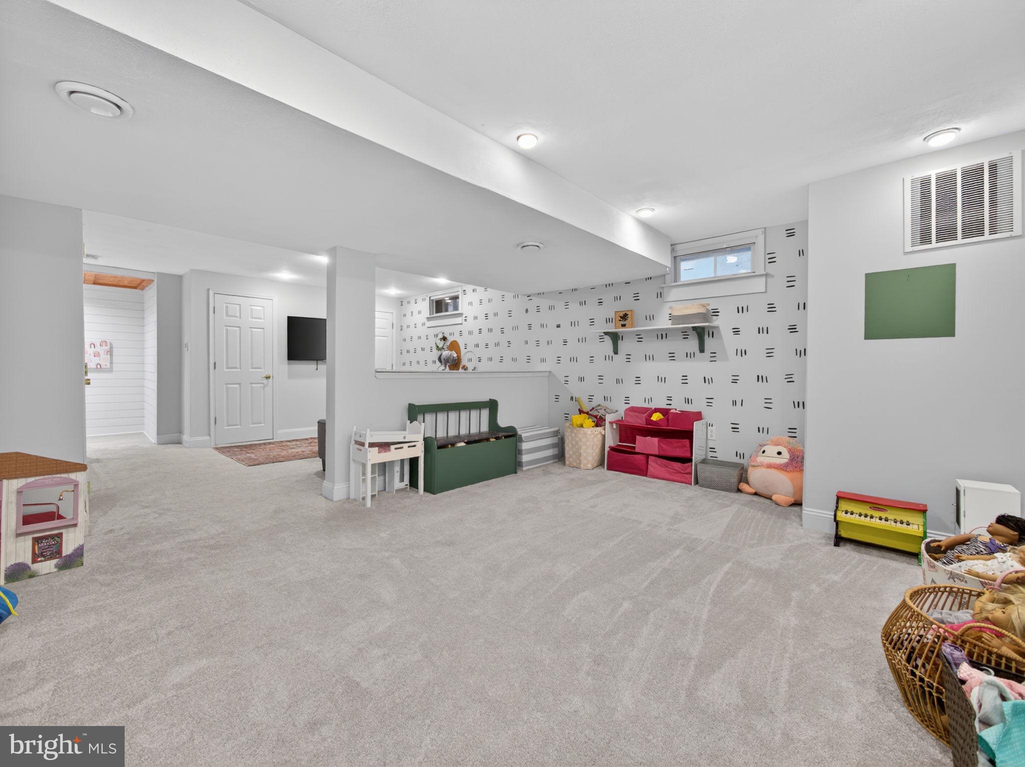 BUCKINGHAM SQ - Residential