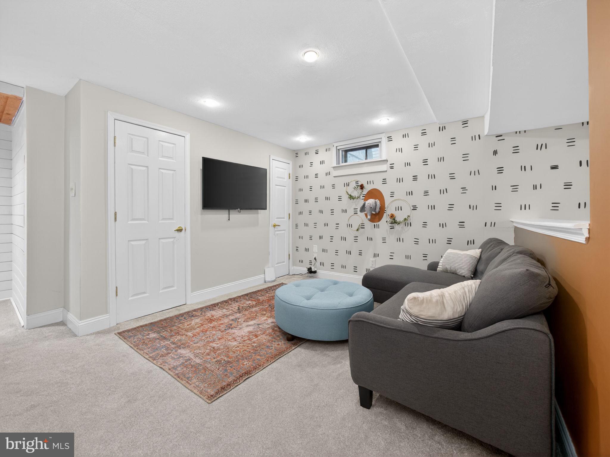 BUCKINGHAM SQ - Residential