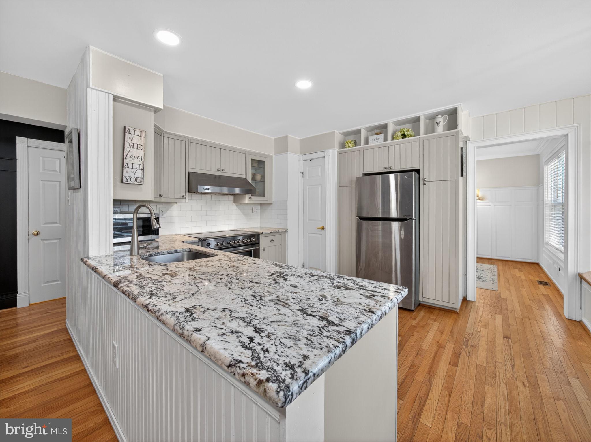 BUCKINGHAM SQ - Residential