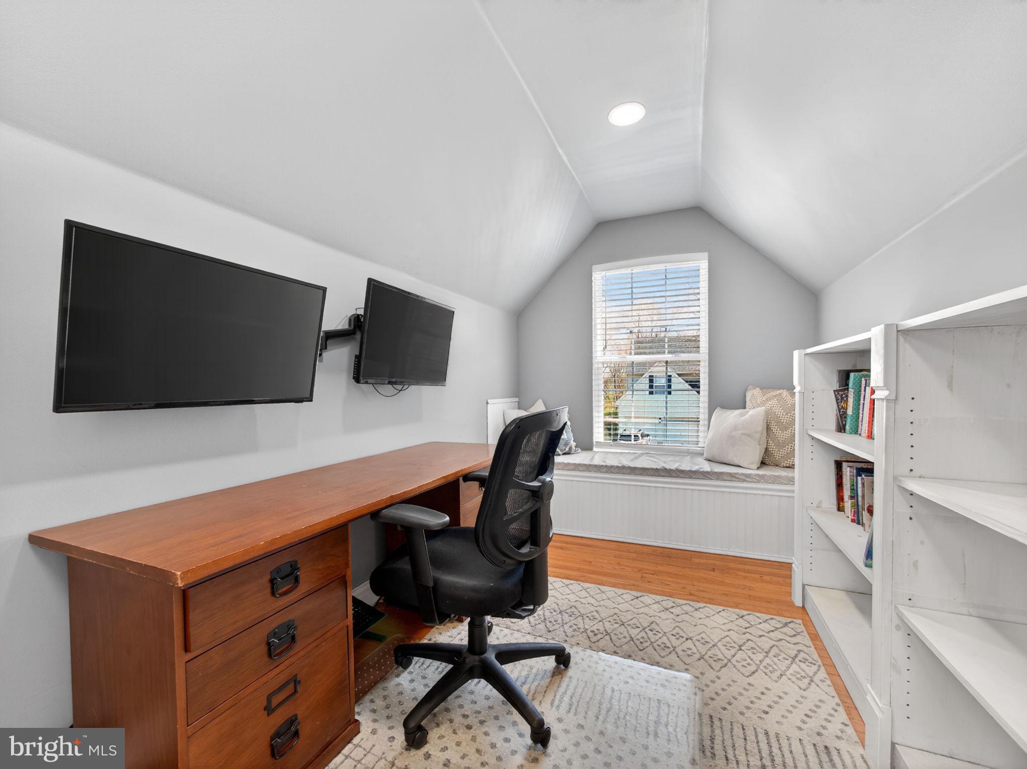 BUCKINGHAM SQ - Residential