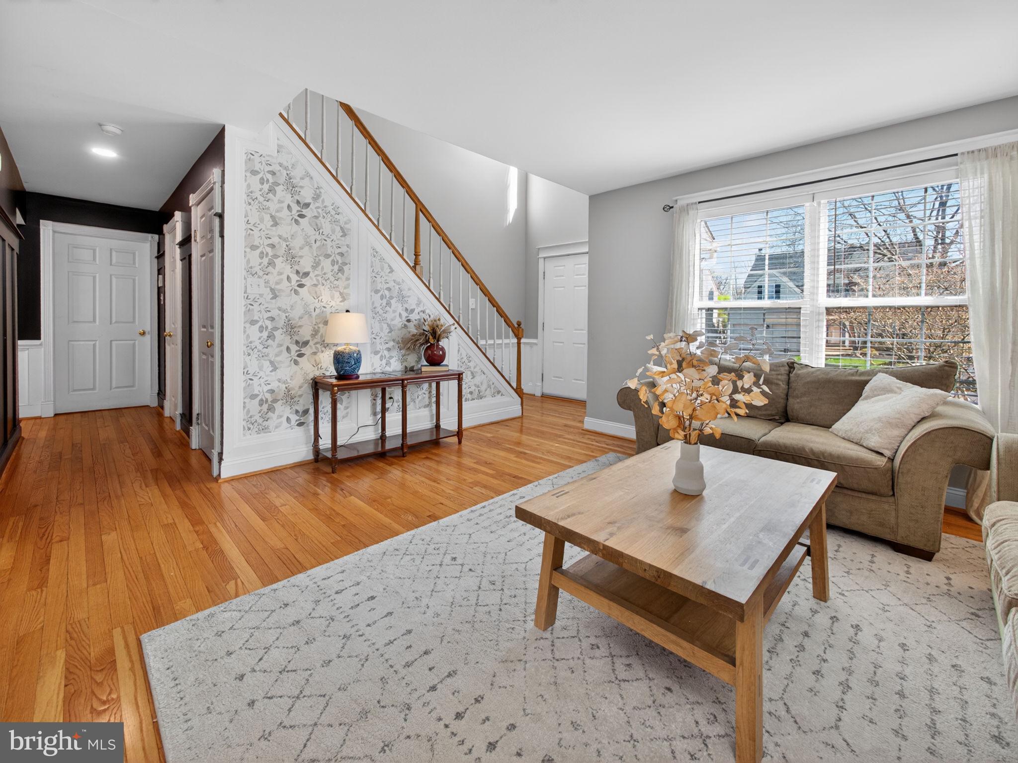 BUCKINGHAM SQ - Residential