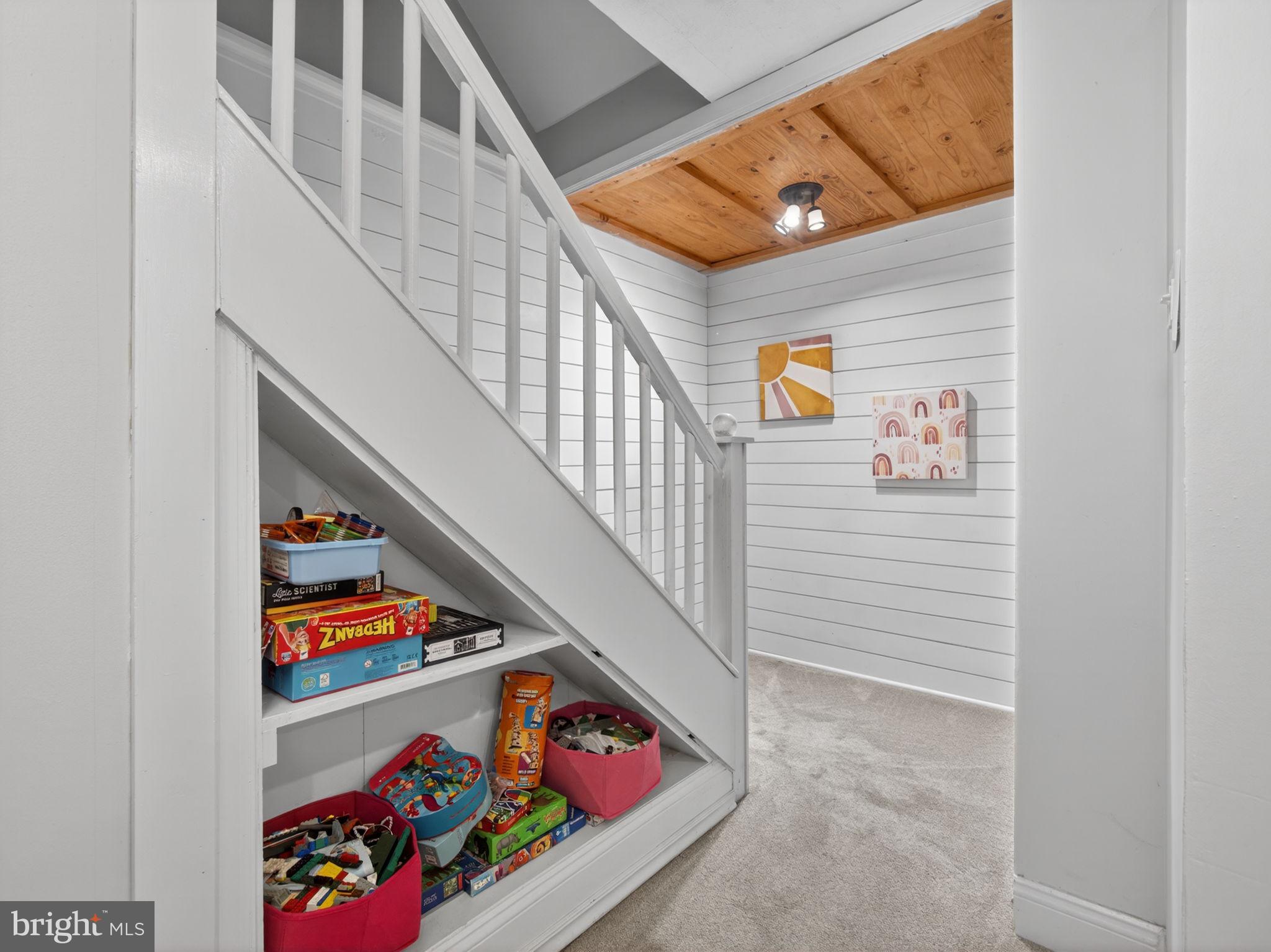 BUCKINGHAM SQ - Residential