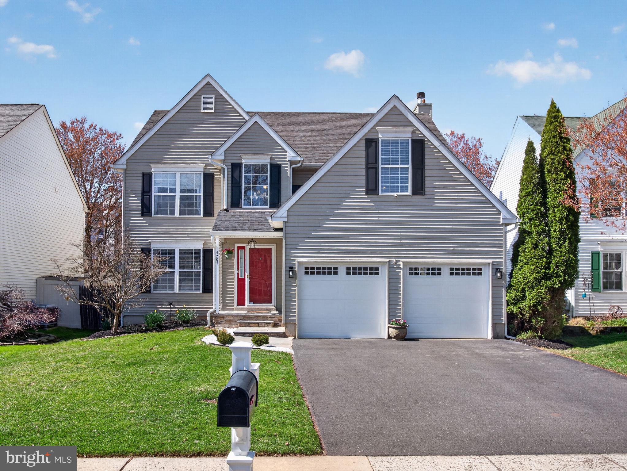 BUCKINGHAM SQ - Residential