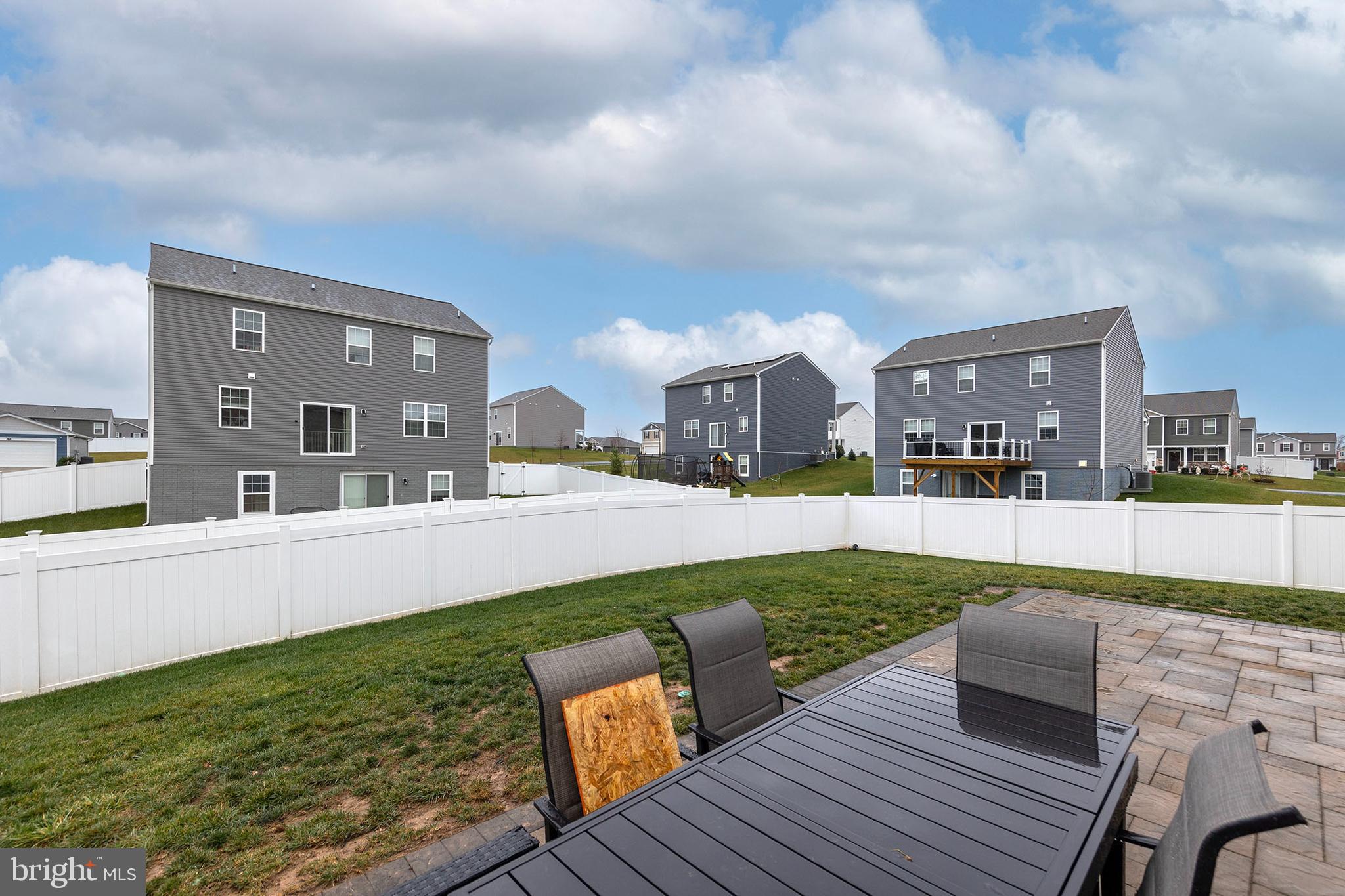 MAGNOLIA SPRINGS - Residential Lease