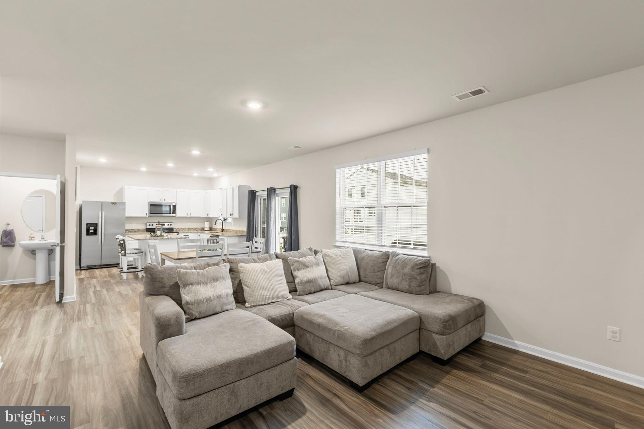 MAGNOLIA SPRINGS - Residential Lease