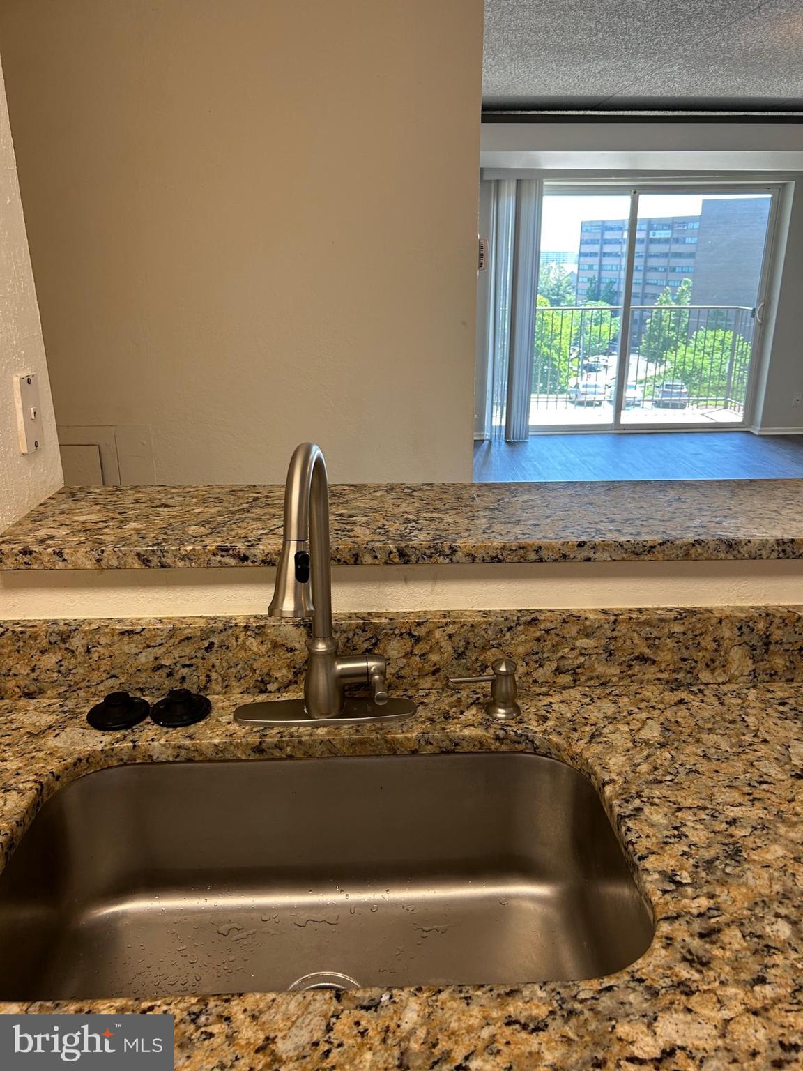 75 S REYNOLDS STREET 212