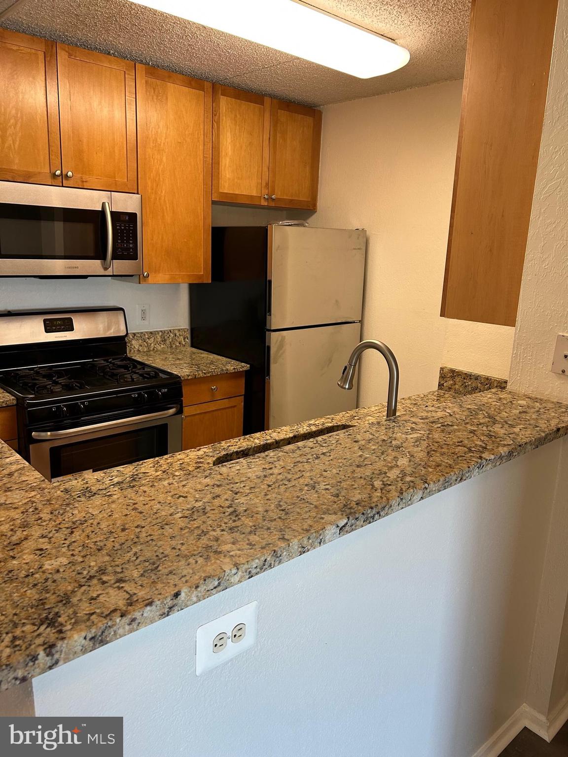 75 S REYNOLDS STREET 212