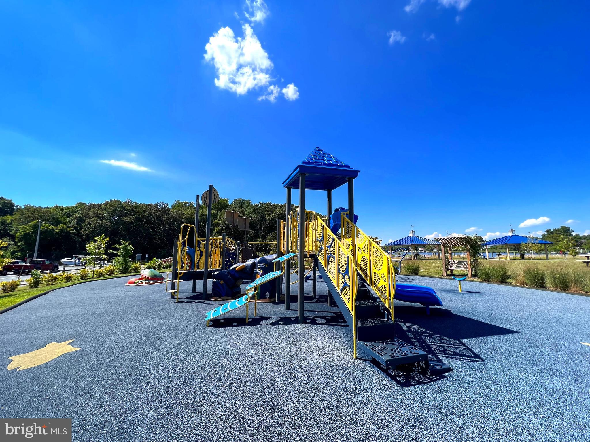 NORTH BROOK - Residential