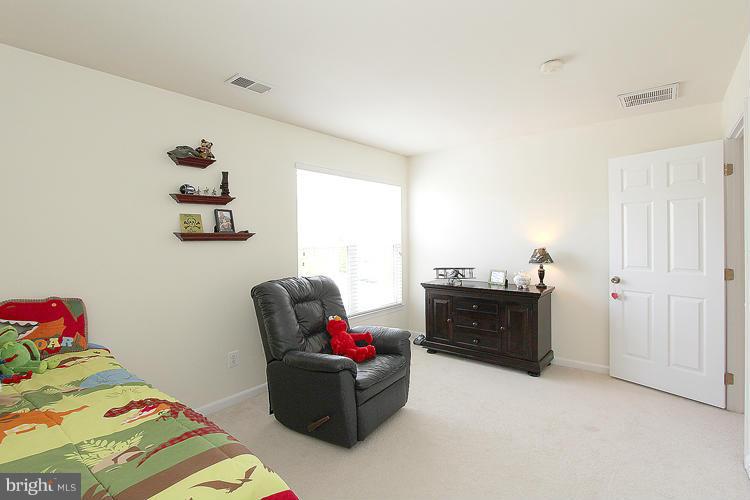 BELMONT COUNTRY CLUB - Residential Lease