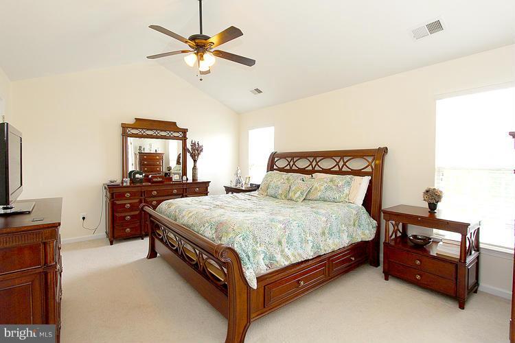 BELMONT COUNTRY CLUB - Residential Lease