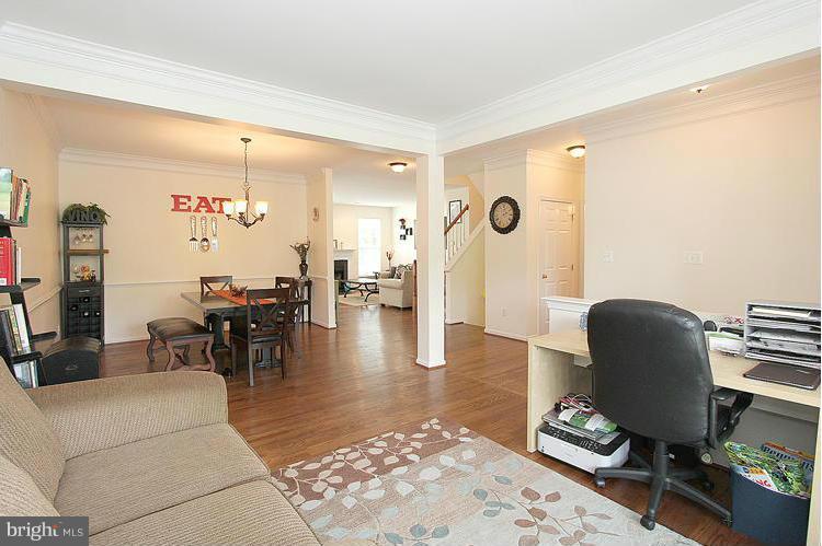 BELMONT COUNTRY CLUB - Residential Lease