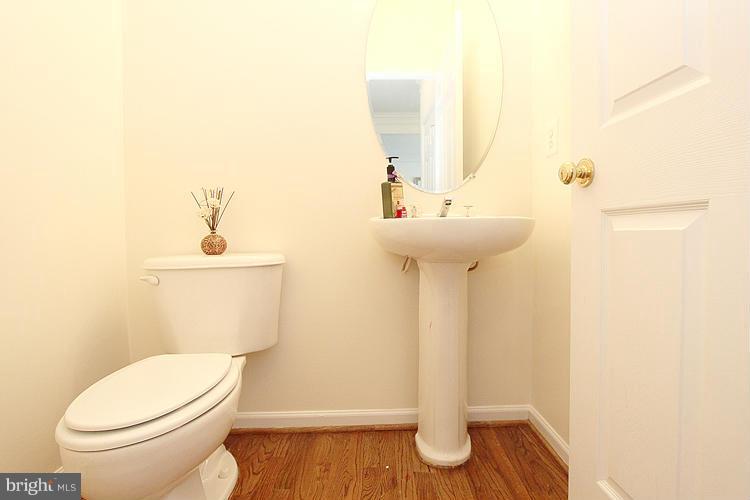 BELMONT COUNTRY CLUB - Residential Lease