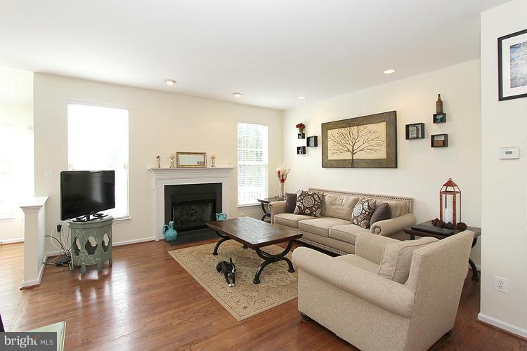 BELMONT COUNTRY CLUB - Residential Lease