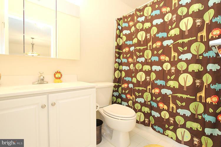 BELMONT COUNTRY CLUB - Residential Lease