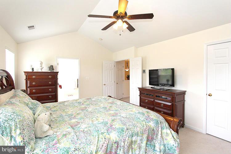 BELMONT COUNTRY CLUB - Residential Lease