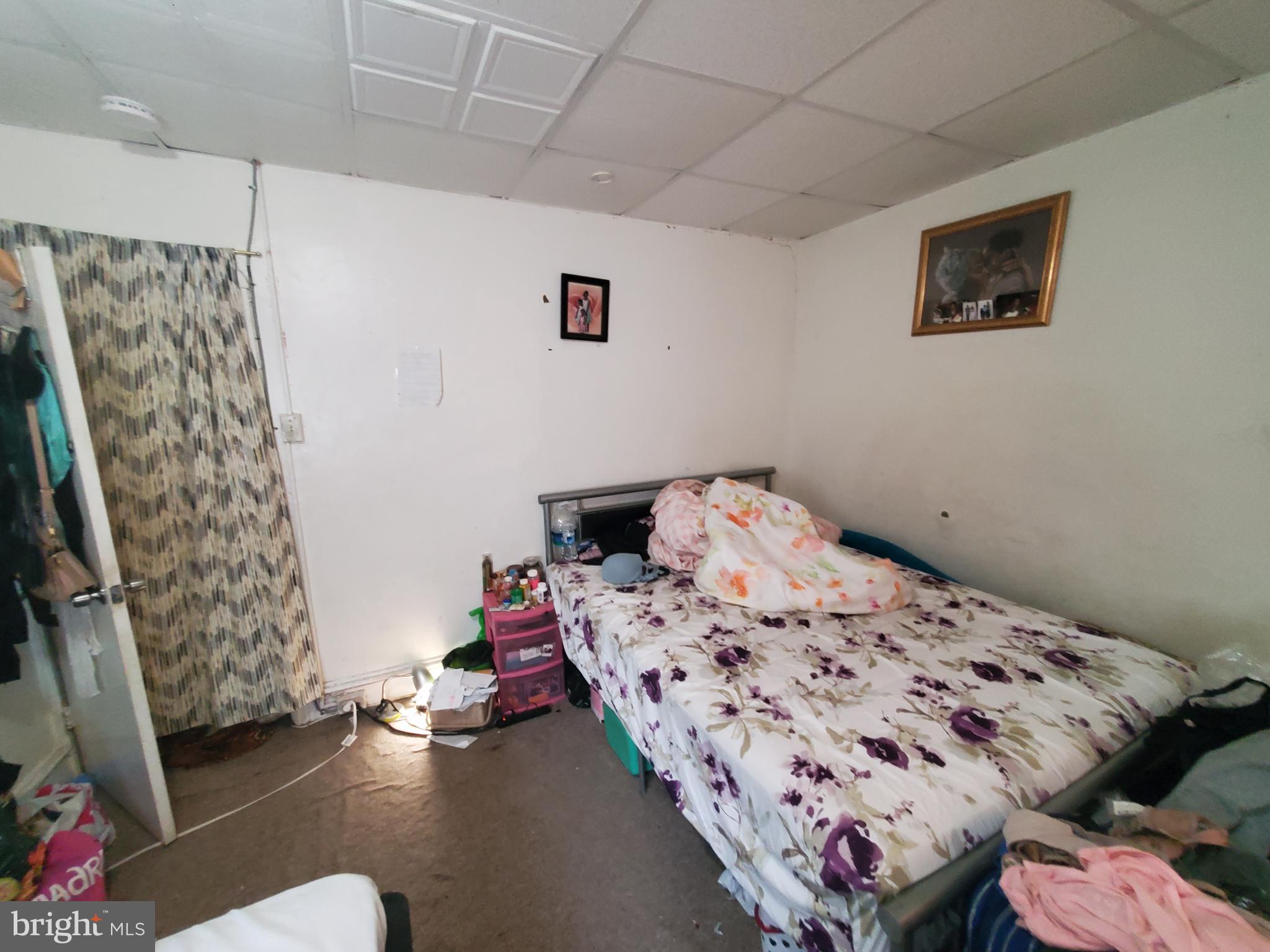 OLNEY - Commercial Sale