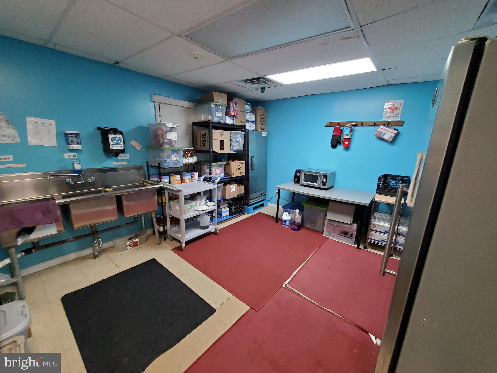 OLNEY - Commercial Sale