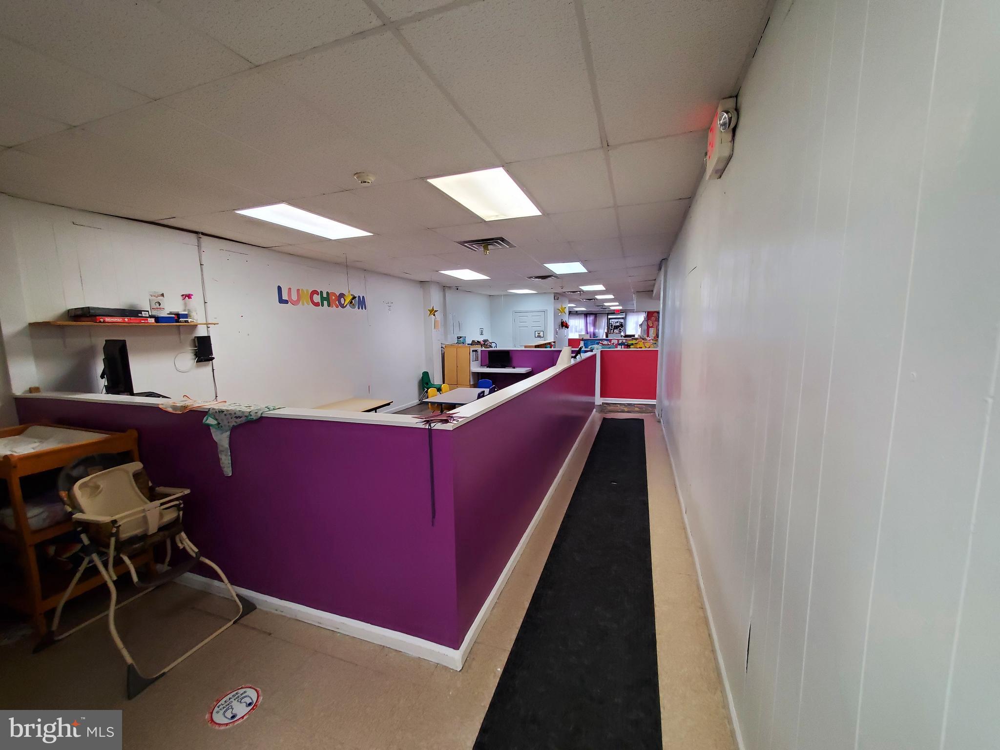 OLNEY - Commercial Sale