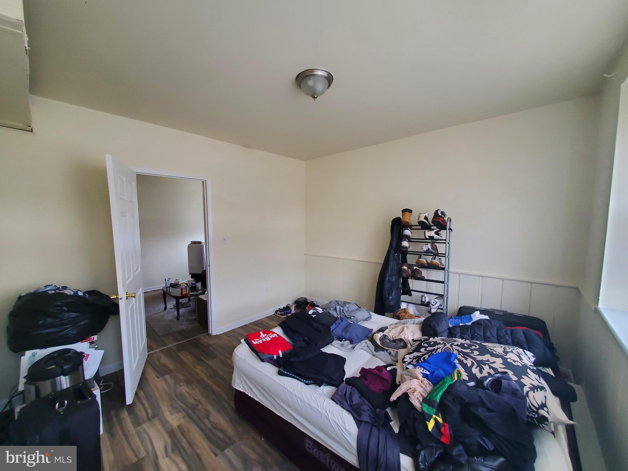 OLNEY - Commercial Sale