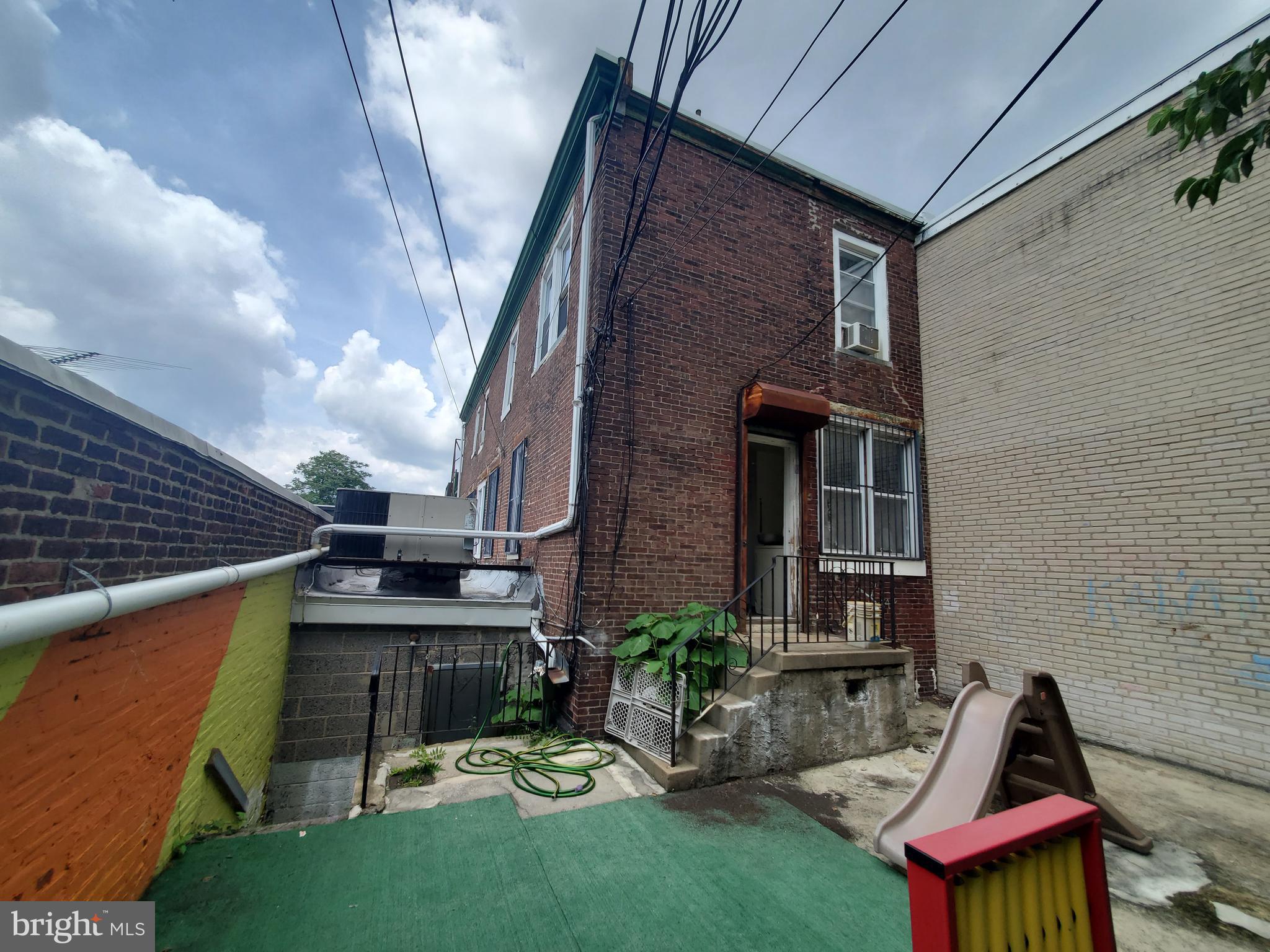 OLNEY - Commercial Sale