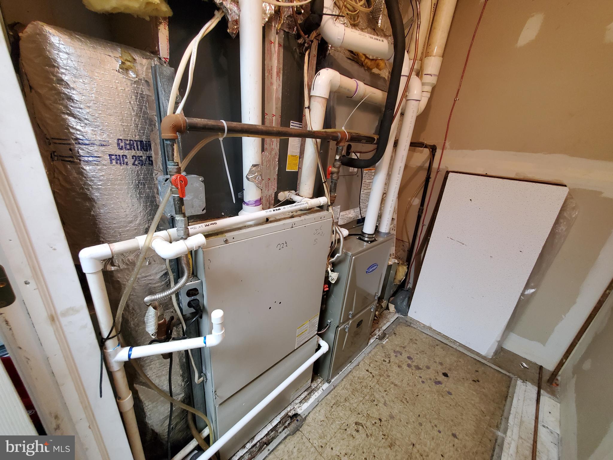 OLNEY - Commercial Sale