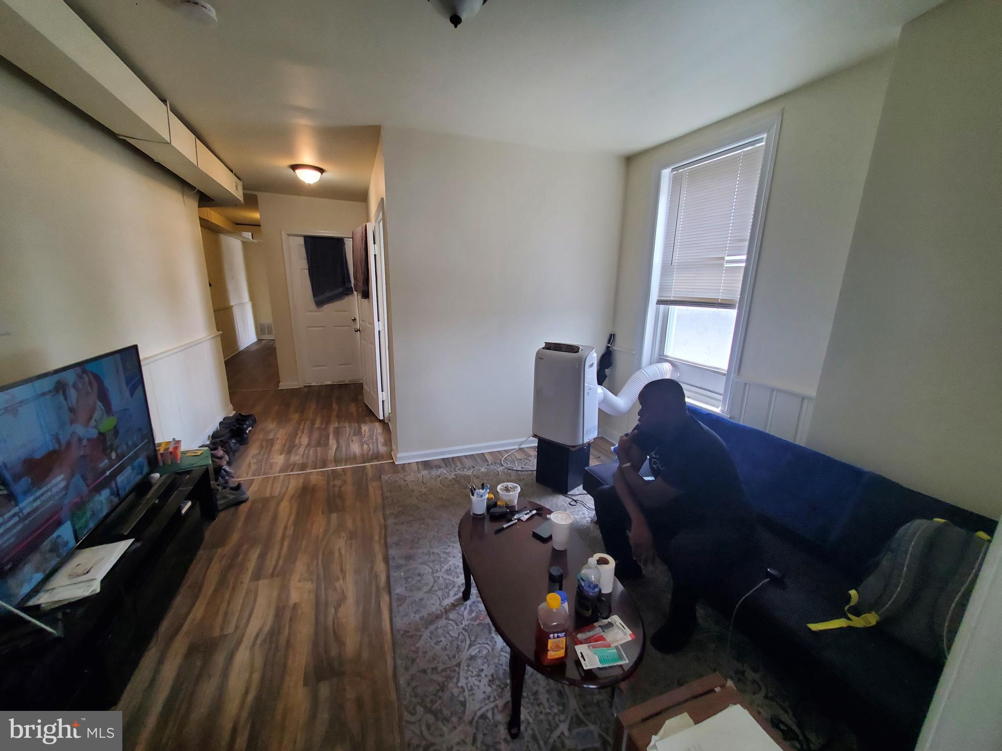 OLNEY - Commercial Sale