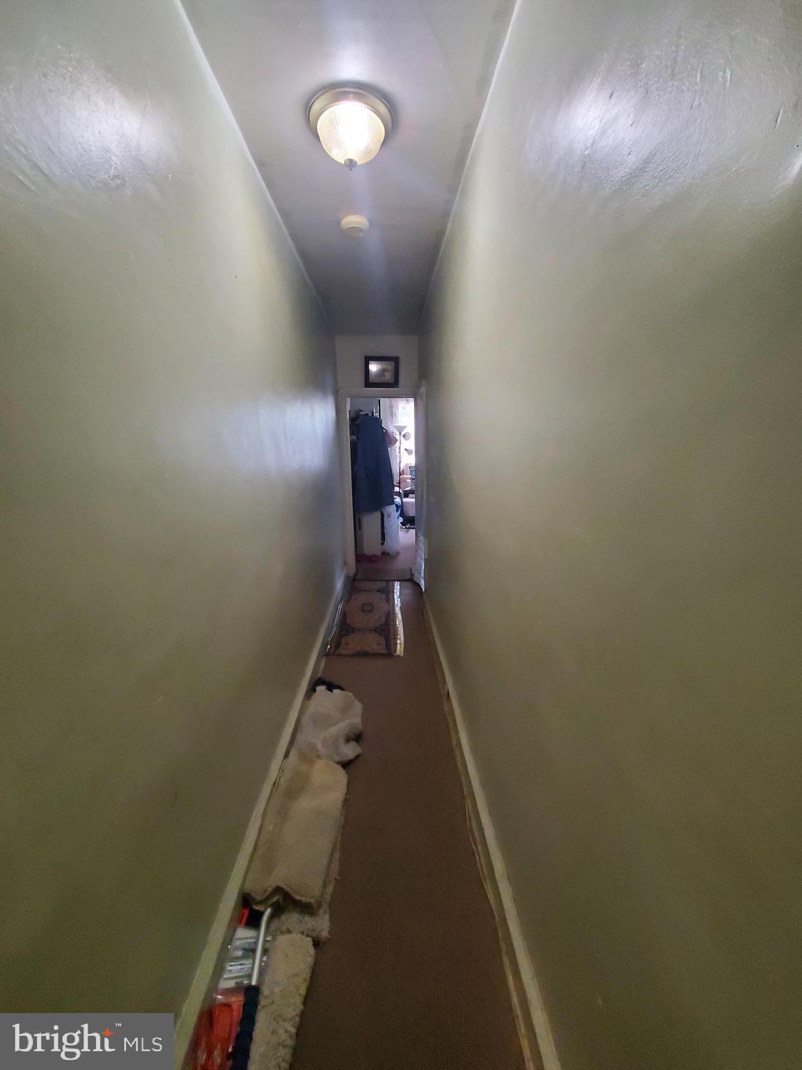 OLNEY - Commercial Sale