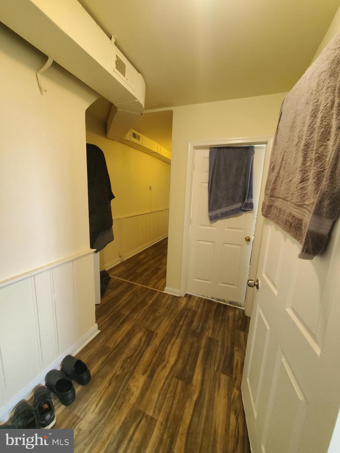 OLNEY - Commercial Sale