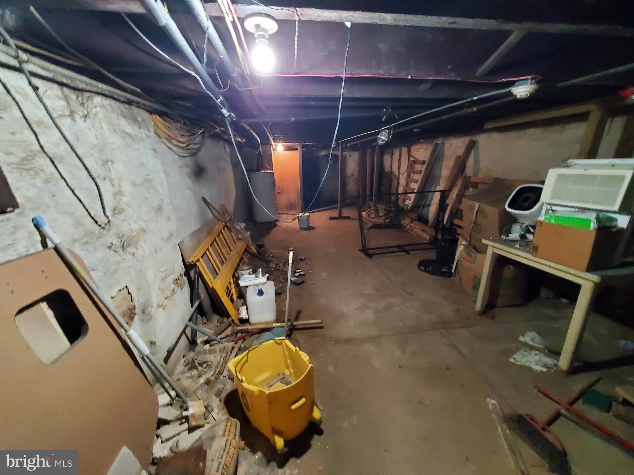 OLNEY - Commercial Sale