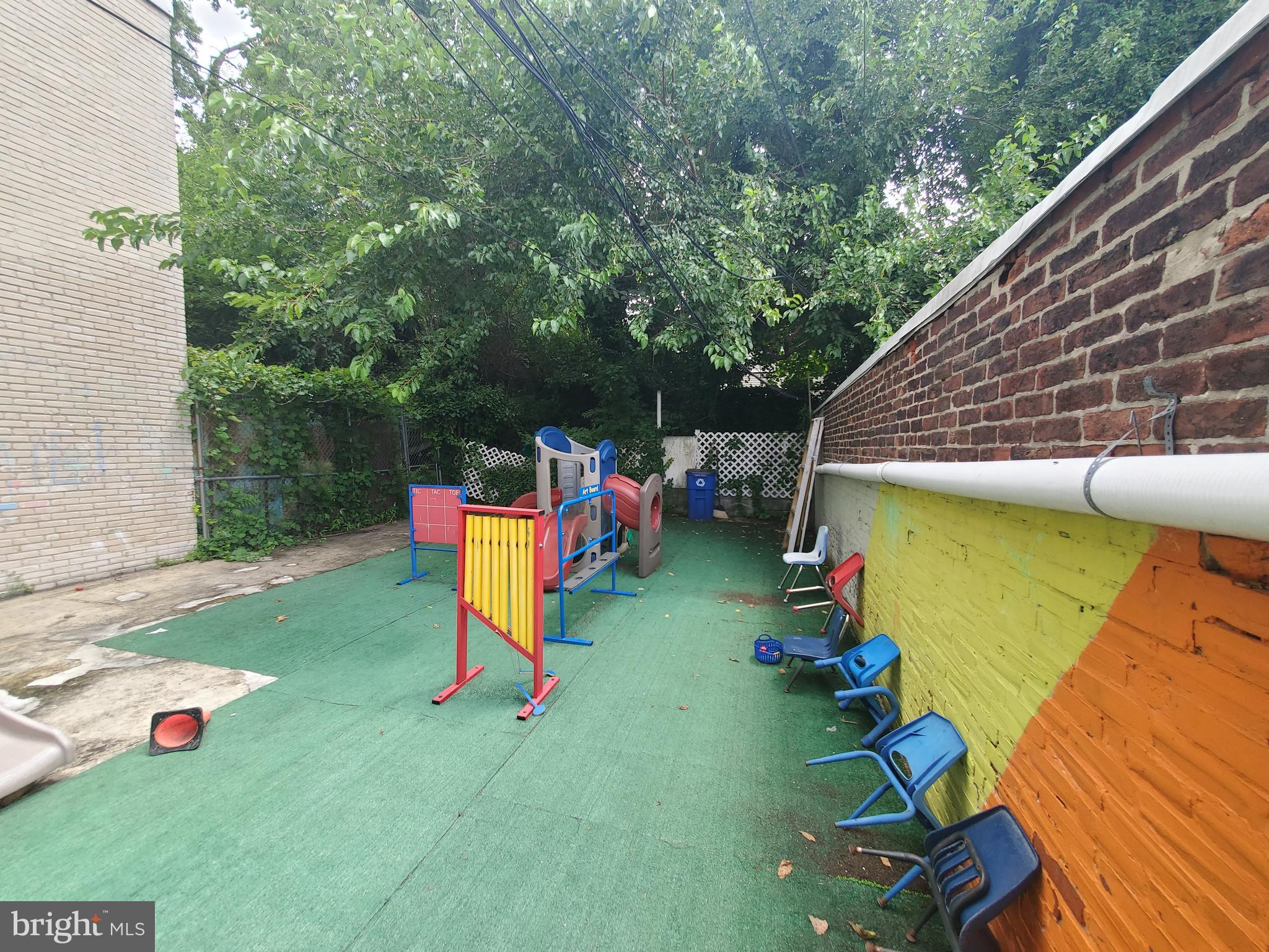 OLNEY - Commercial Sale